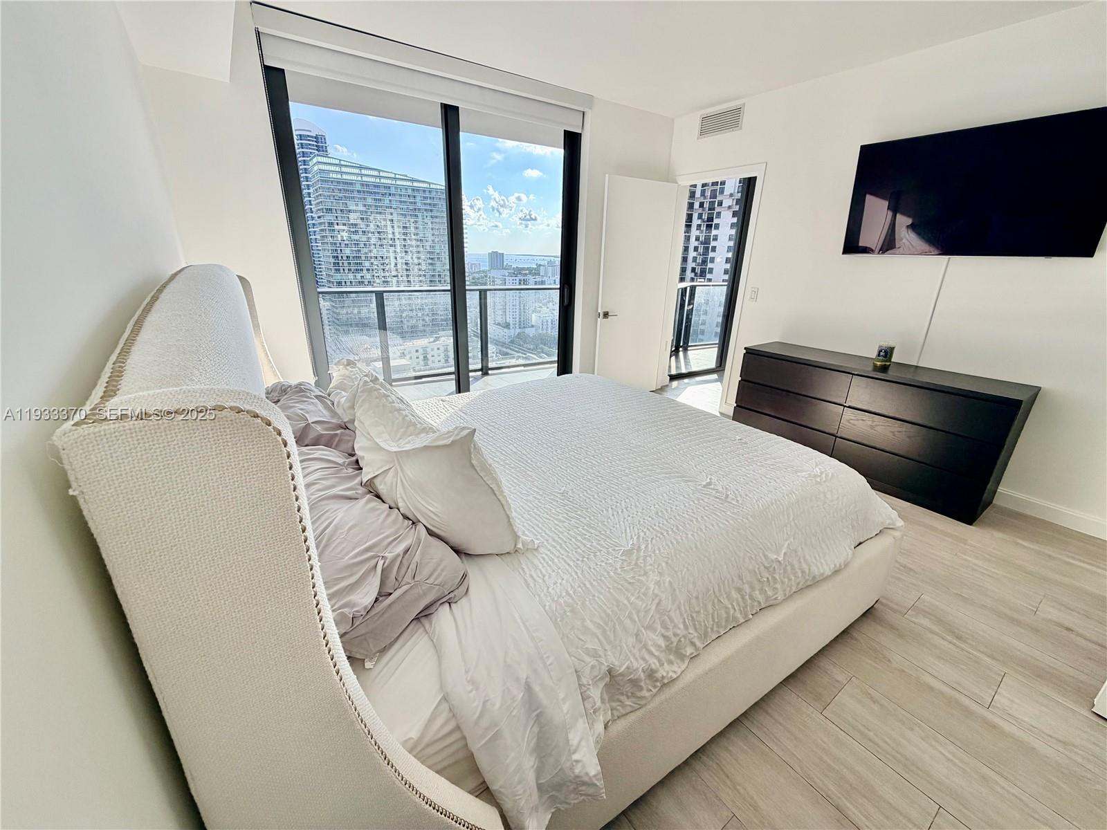 image Brickell Heights East12