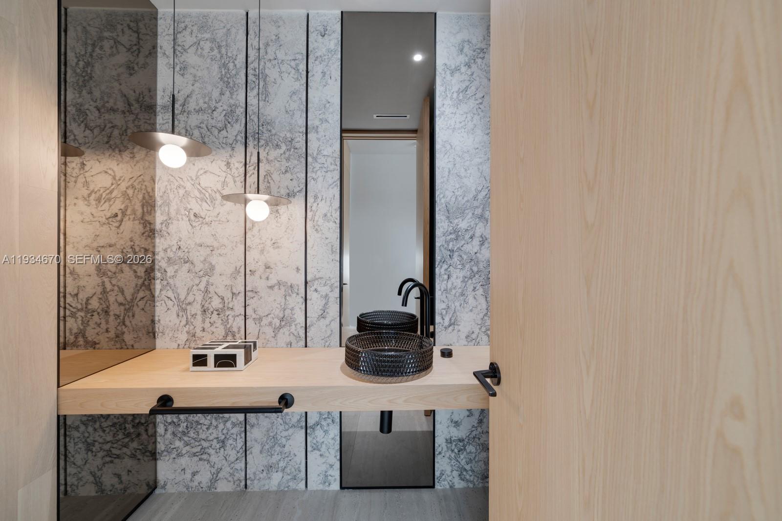 641 Flamingo Dr Fort Lauderdale, FL 33301