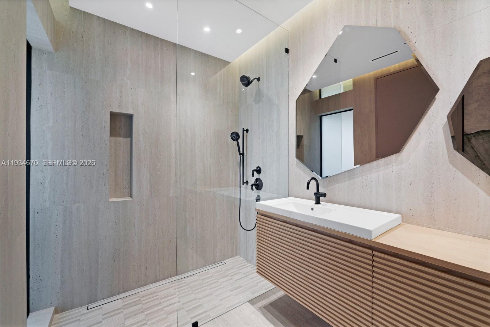 641 Flamingo Dr Fort Lauderdale, FL 33301