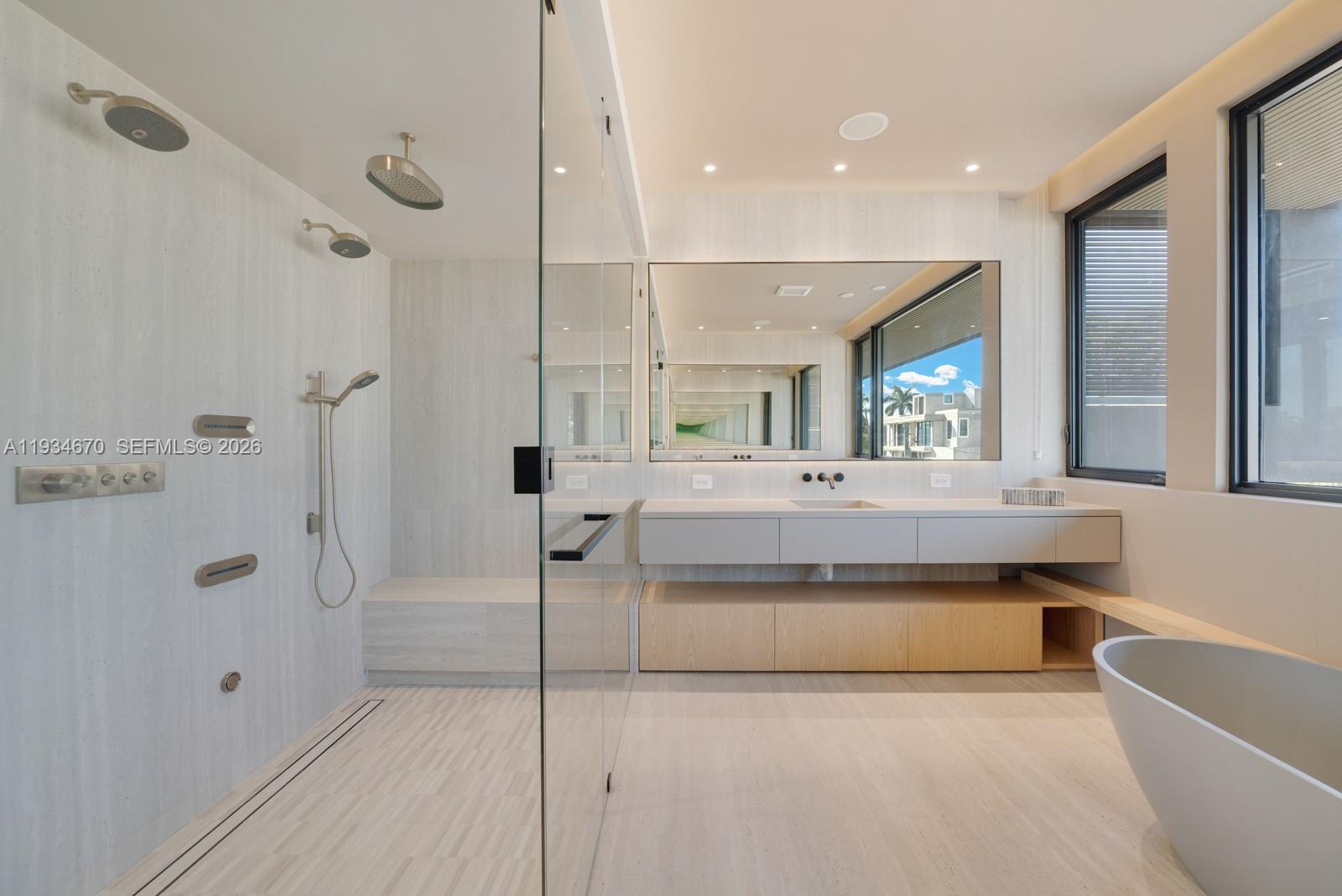 641 Flamingo Dr Fort Lauderdale, FL 33301