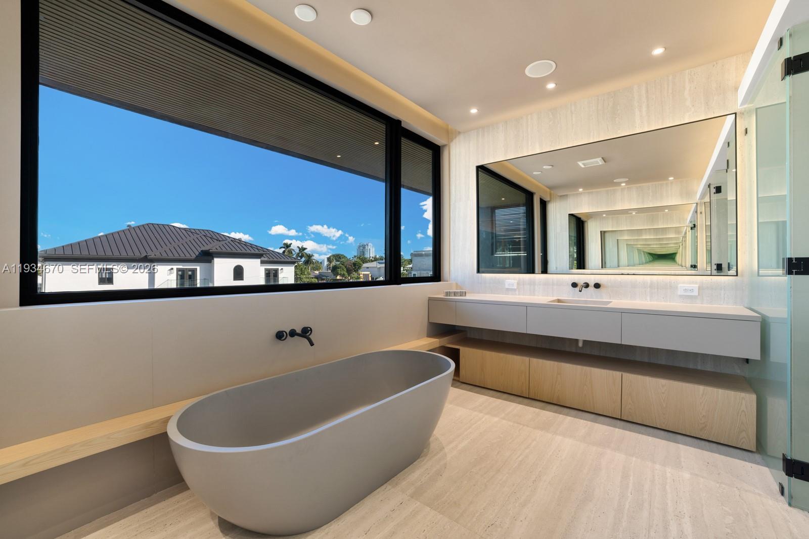 641 Flamingo Dr Fort Lauderdale, FL 33301