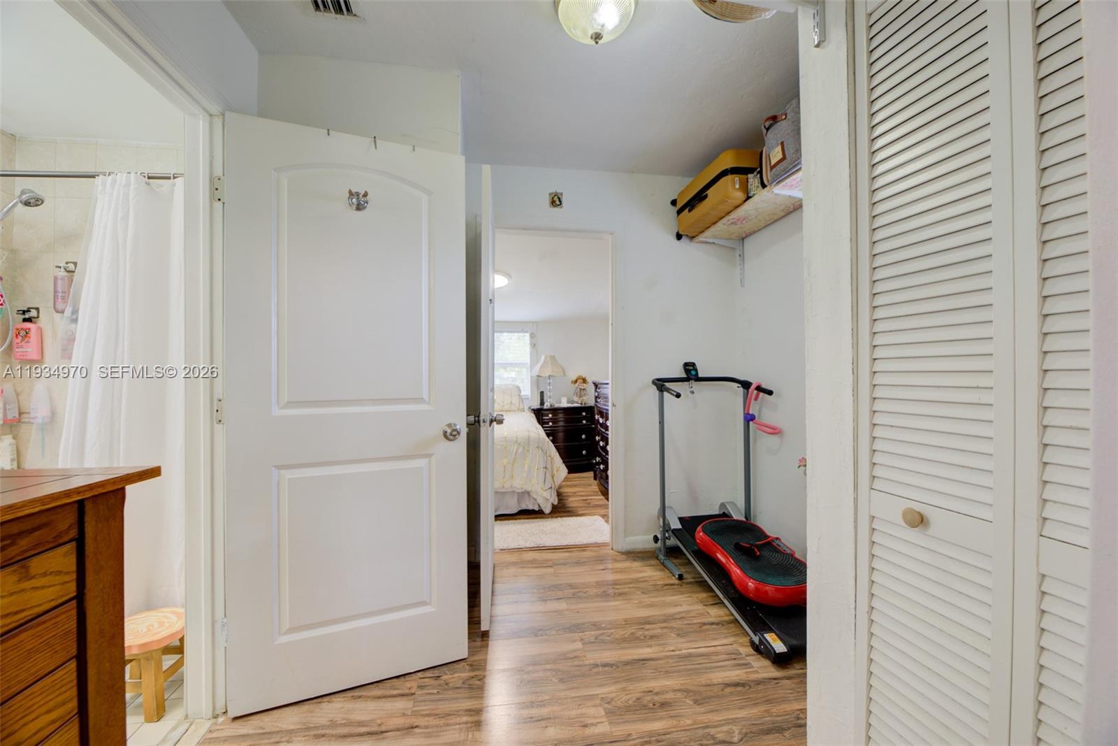 1911 NW 52nd St Miami, FL 33142