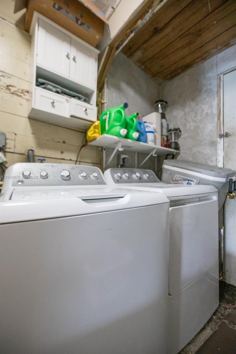 1911 NW 52nd St Miami, FL 33142