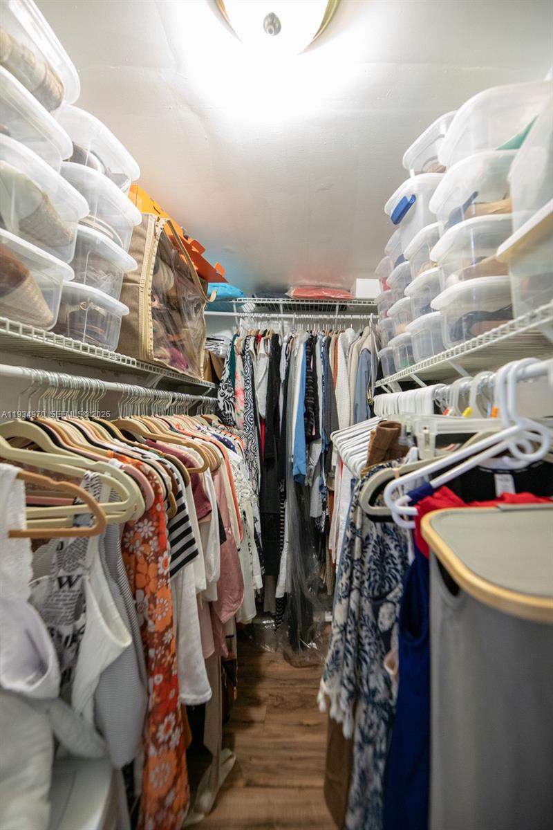 1911 NW 52nd St Miami, FL 33142