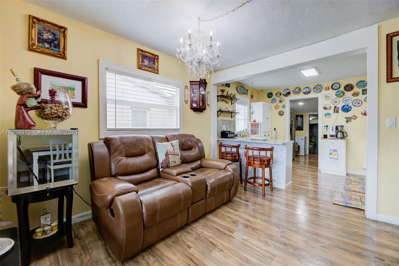 1911 NW 52nd St Miami, FL 33142