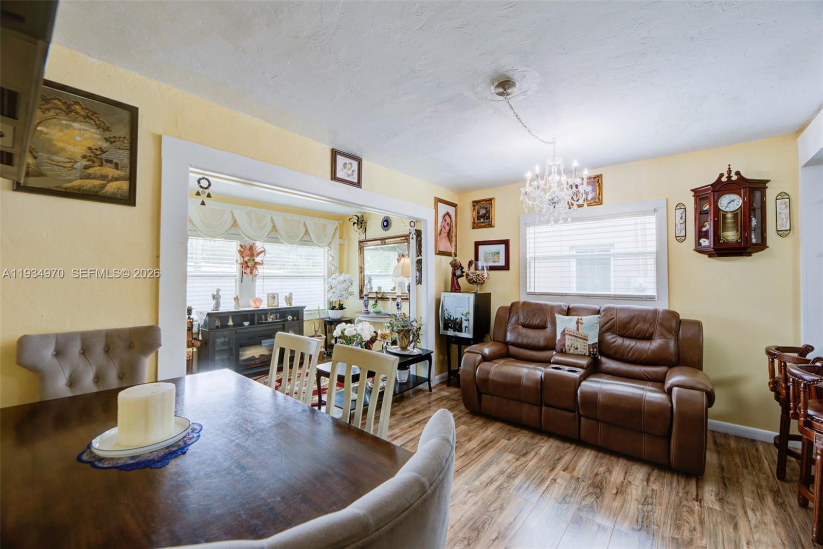 1911 NW 52nd St Miami, FL 33142