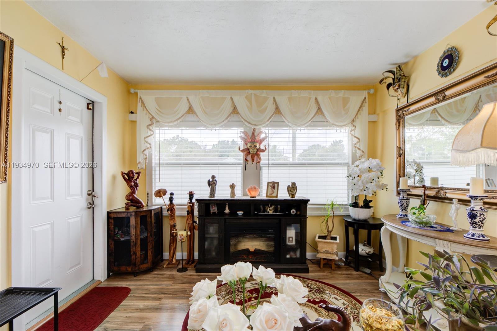 1911 NW 52nd St Miami, FL 33142