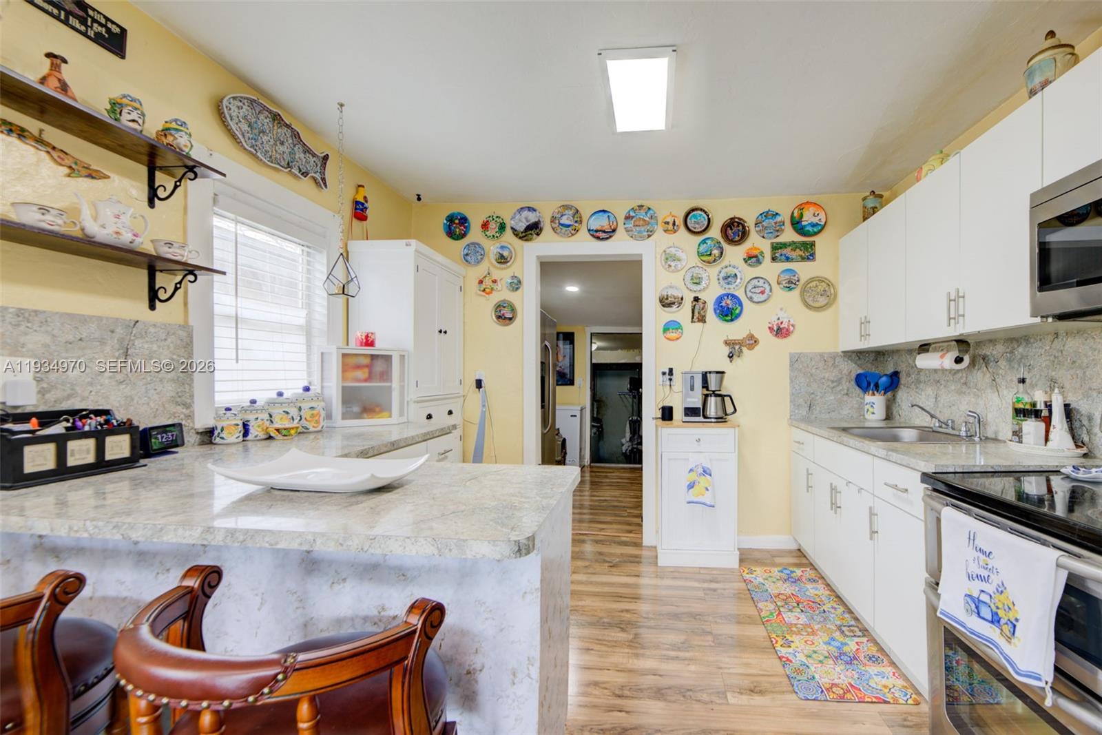 1911 NW 52nd St Miami, FL 33142