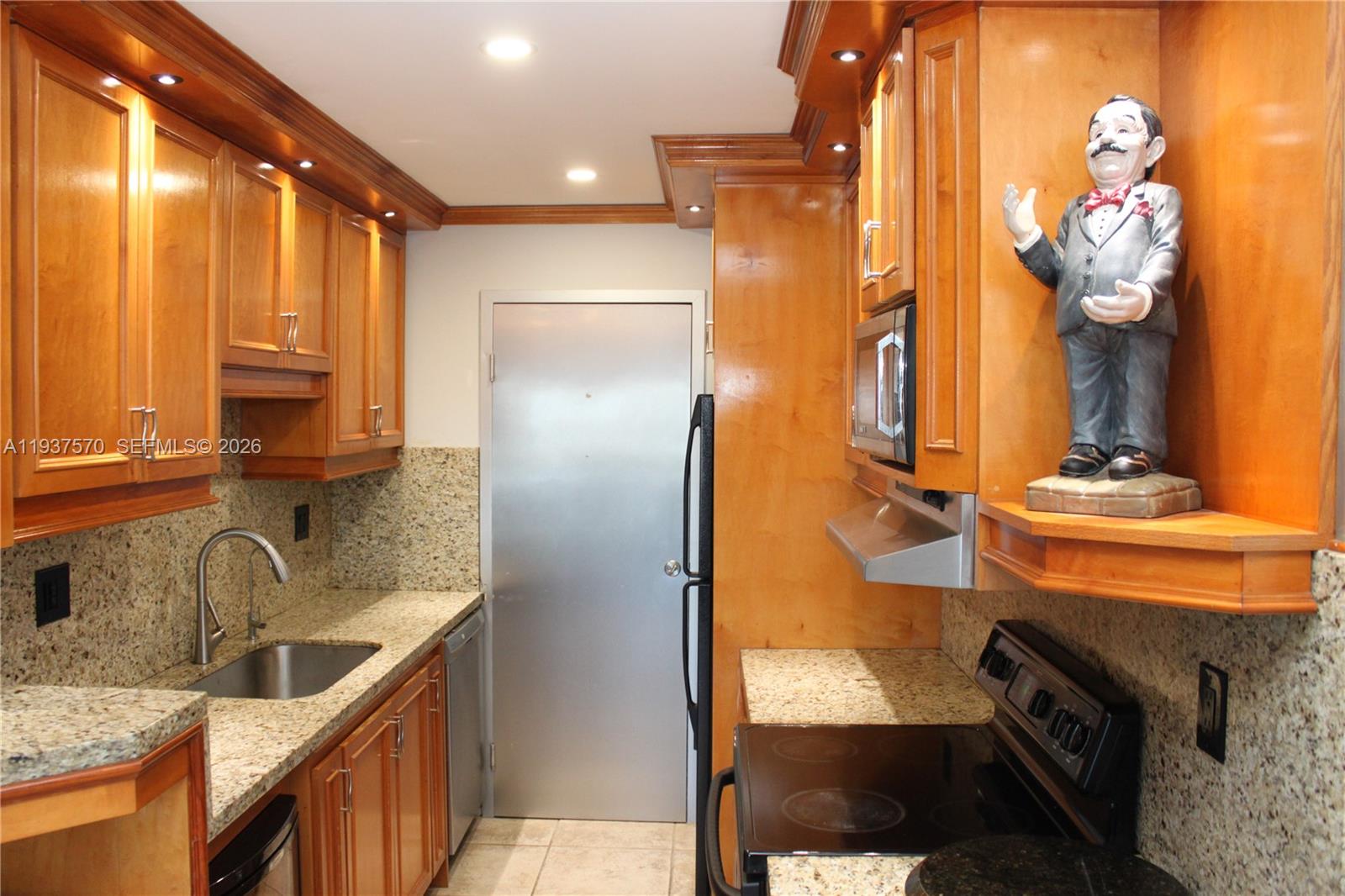 900 NE 18th Ave #801