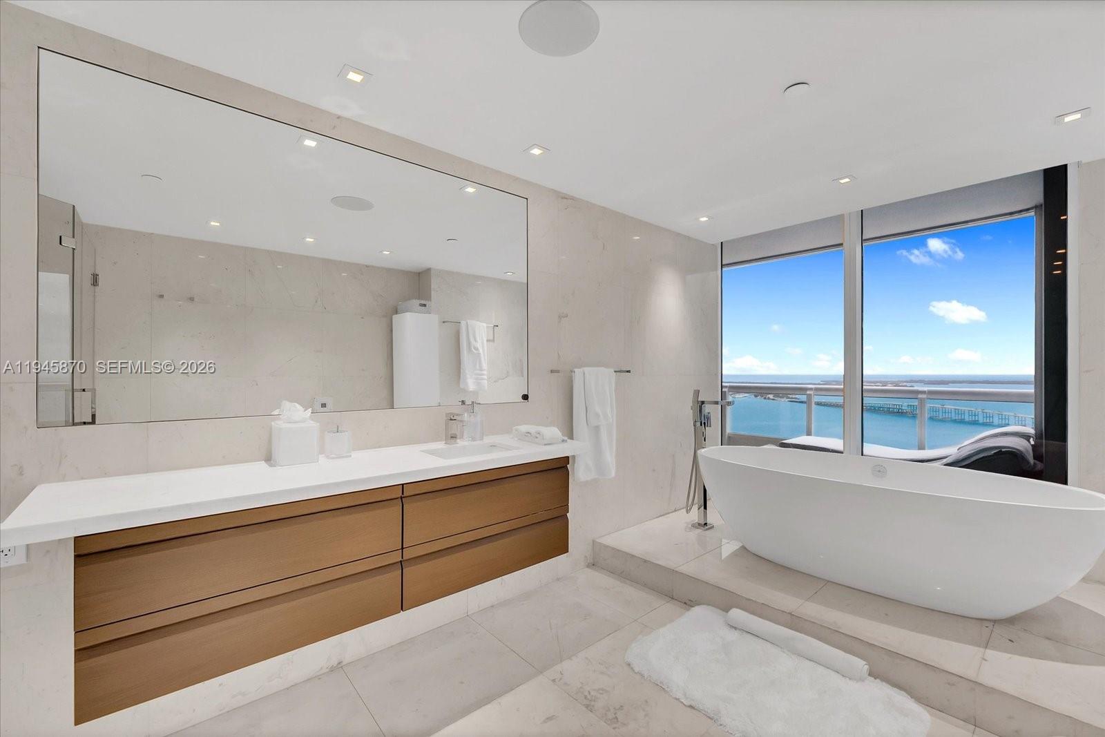 1643 Brickell Ave #3904 Miami, FL 33129