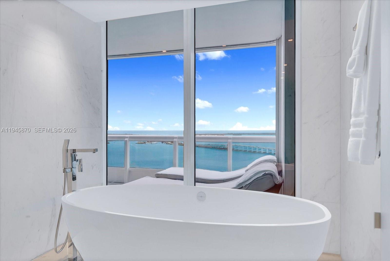 1643 Brickell Ave #3904 Miami, FL 33129