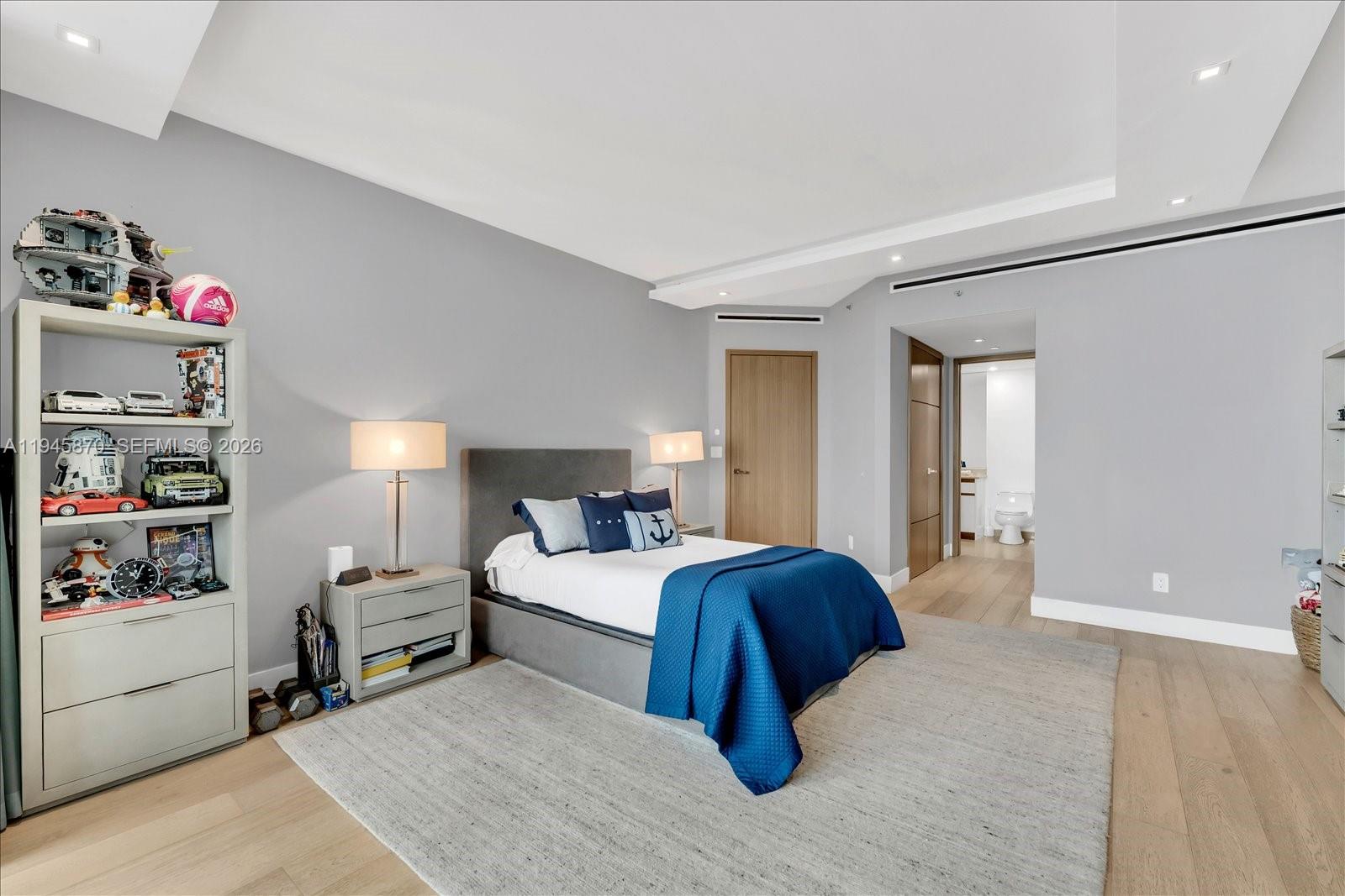 1643 Brickell Ave #3904 Miami, FL 33129