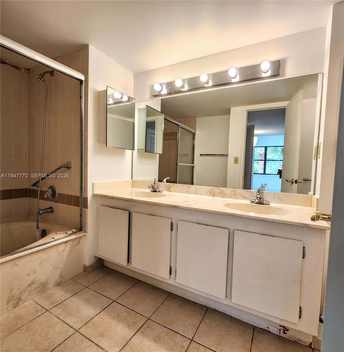 18151 NE 31st Ct #301 Aventura, FL 33160