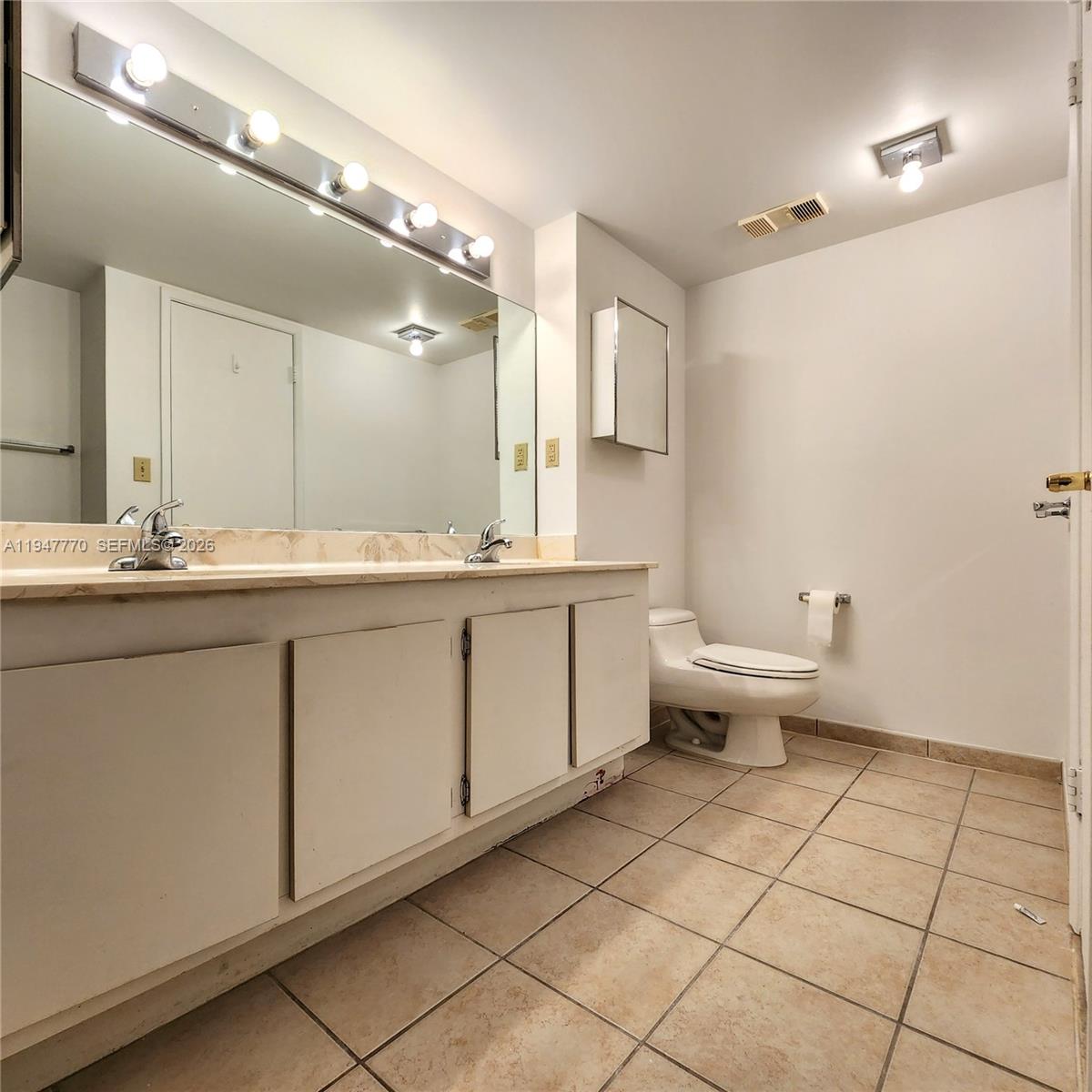 18151 NE 31st Ct #301 Aventura, FL 33160