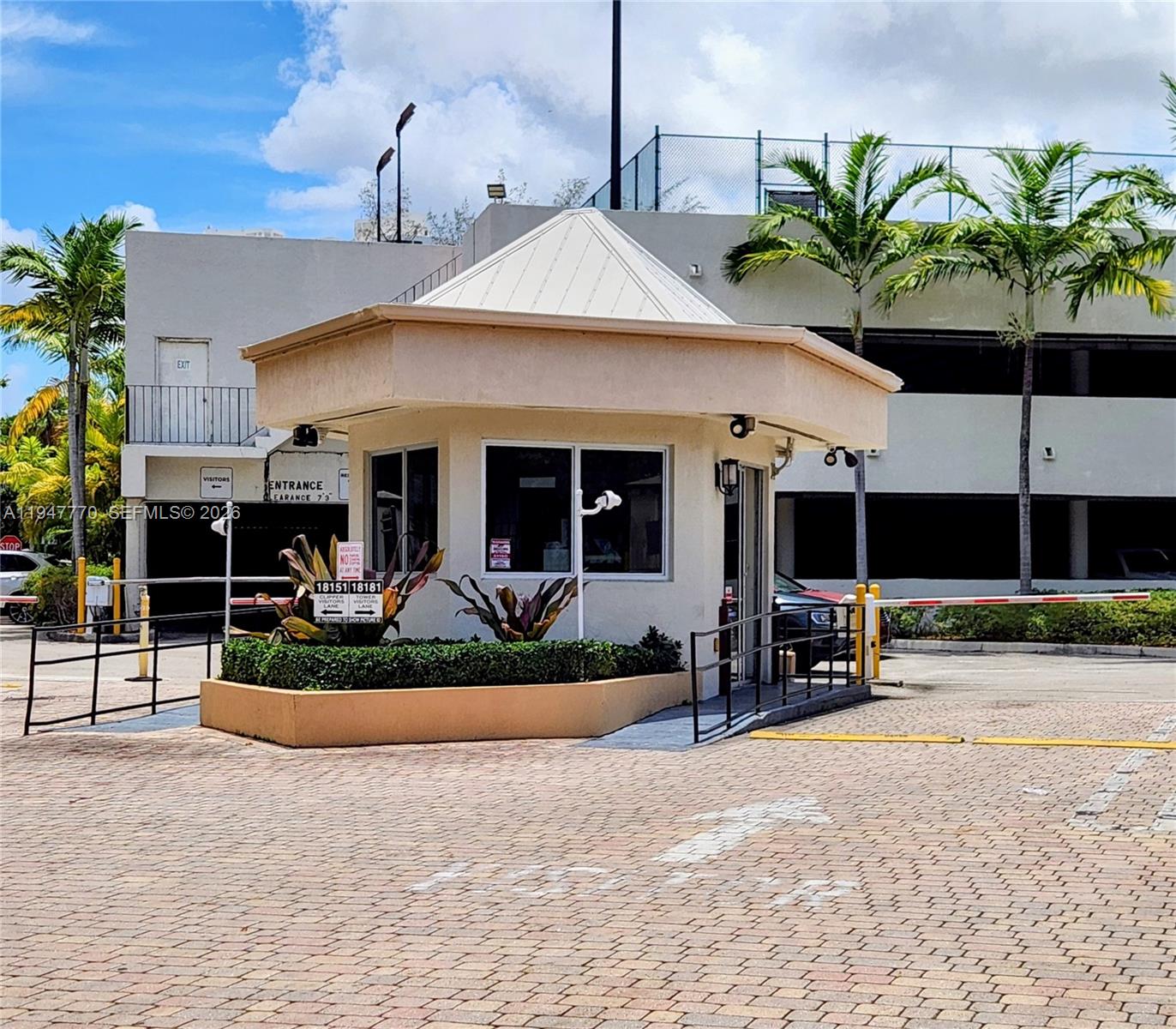 18151 NE 31st Ct #301 Aventura, FL 33160