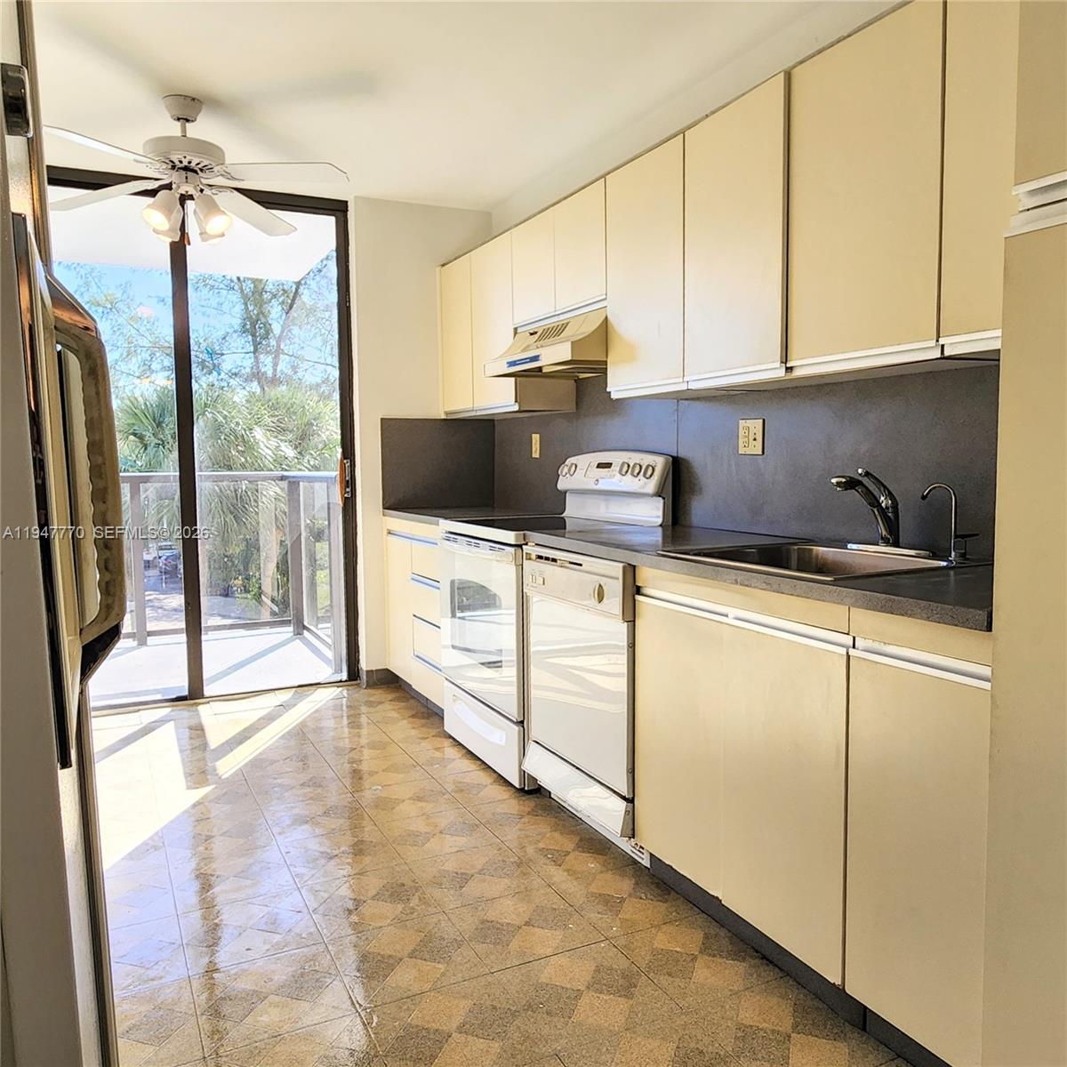 18151 NE 31st Ct #301 Aventura, FL 33160