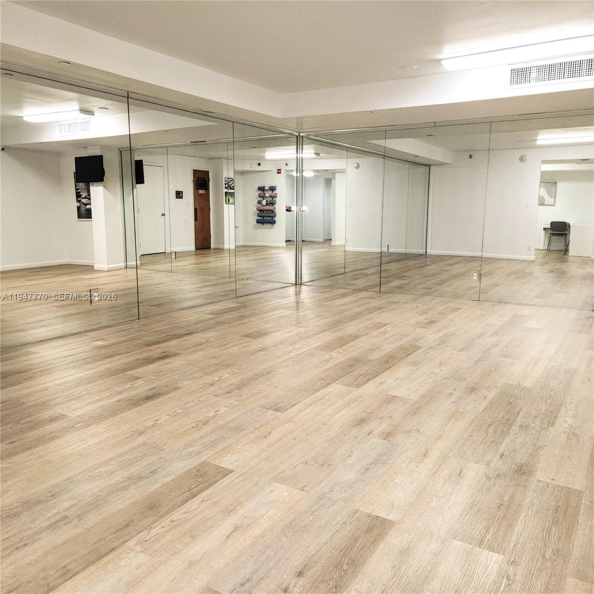 18151 NE 31st Ct #301 Aventura, FL 33160