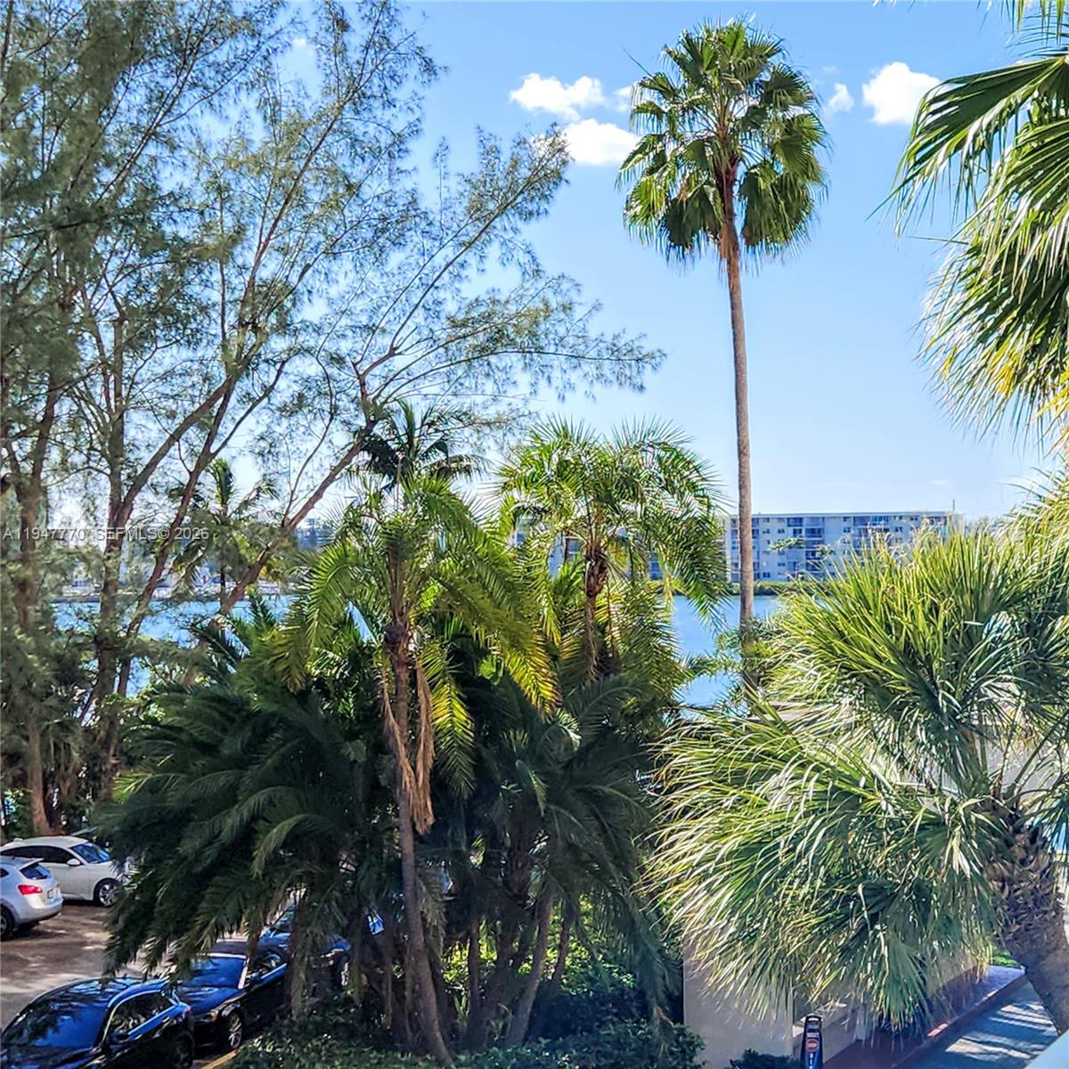 18151 NE 31st Ct #301 Aventura, FL 33160