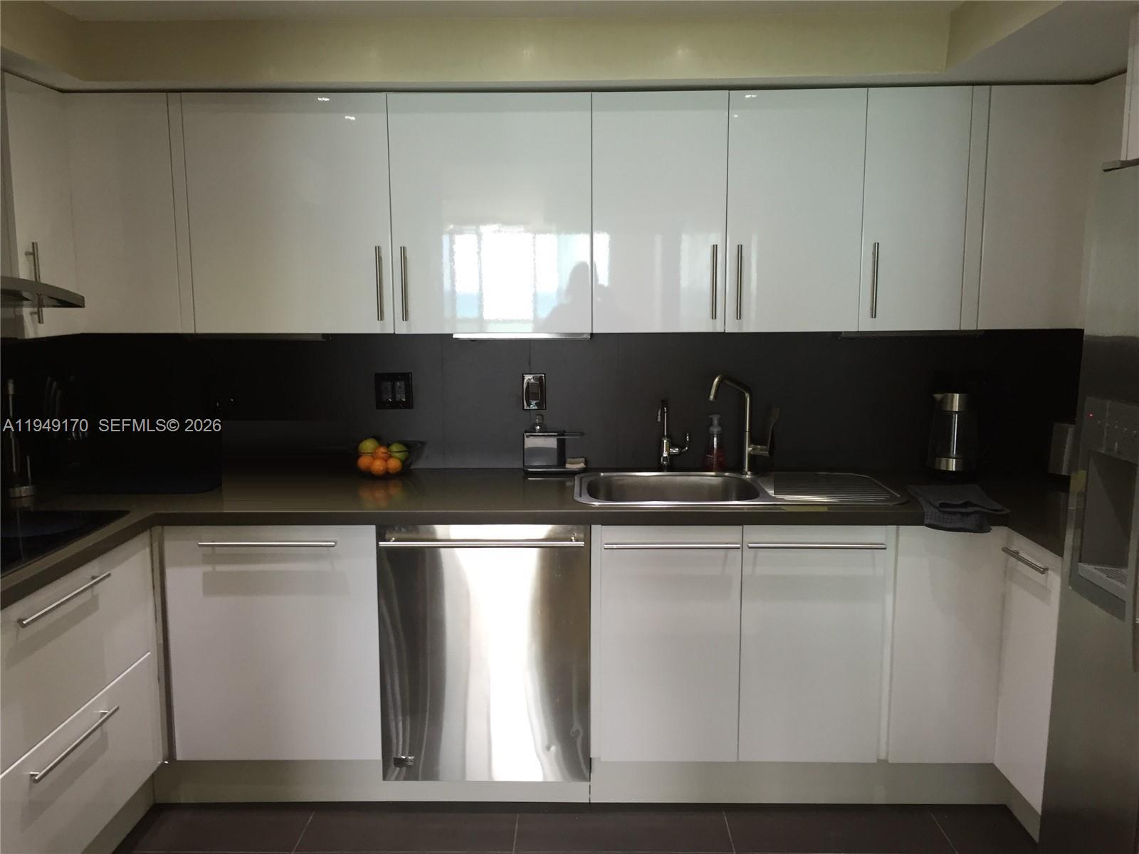 Undisclosed Address Miami Beach, FL 33140