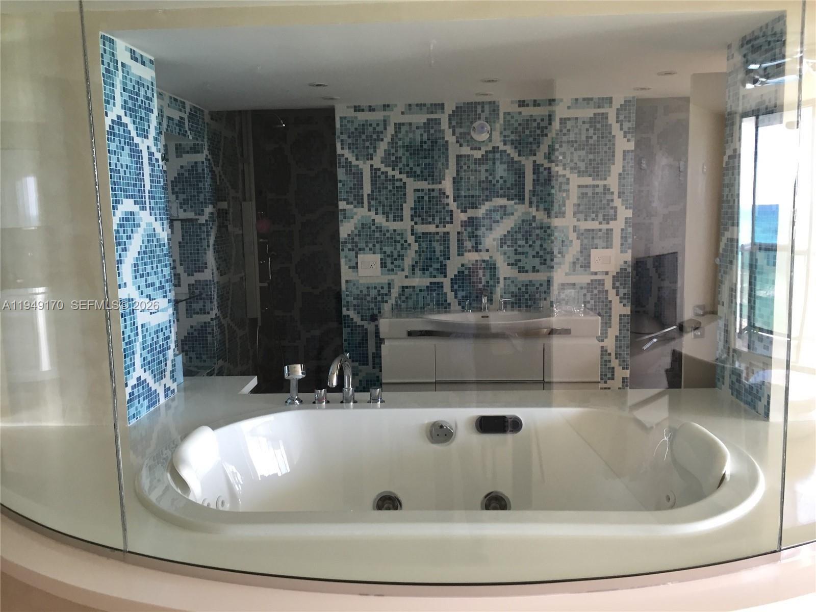 Undisclosed Address Miami Beach, FL 33140