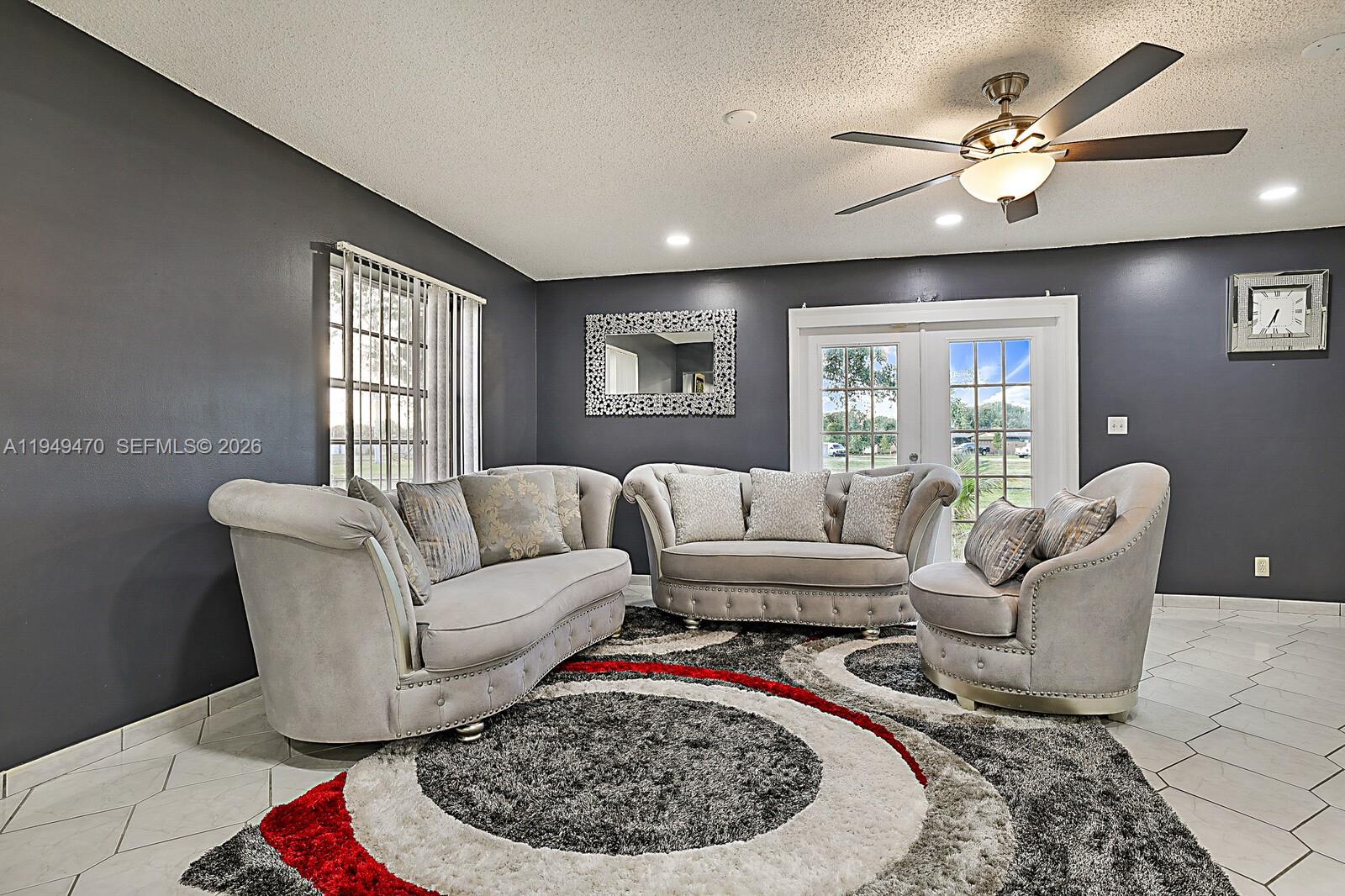 2210 NW 91st Ter Pembroke Pines, FL 33024