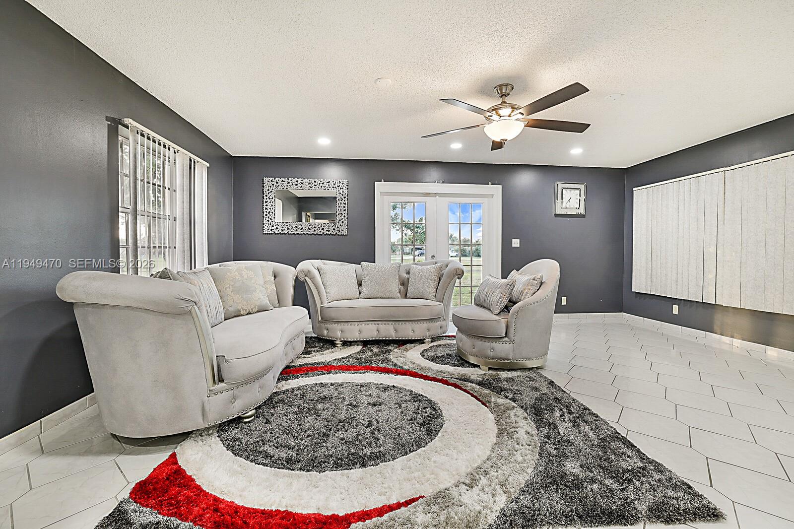 2210 NW 91st Ter Pembroke Pines, FL 33024