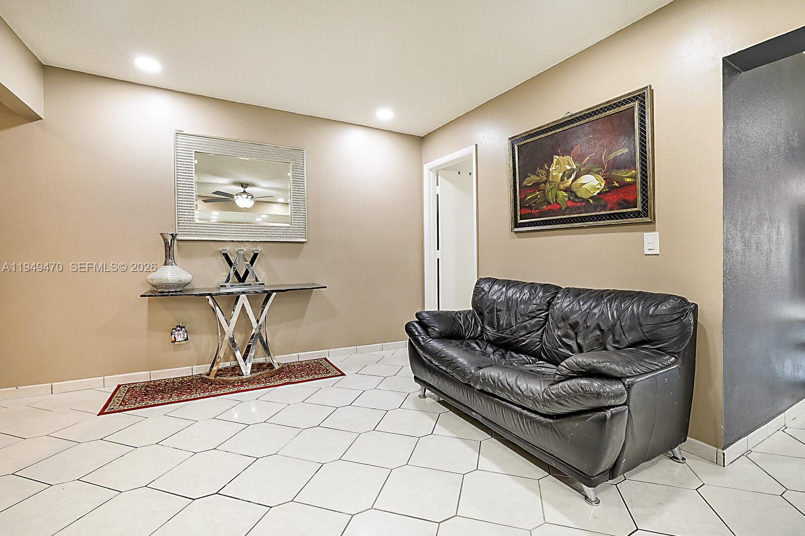 2210 NW 91st Ter Pembroke Pines, FL 33024