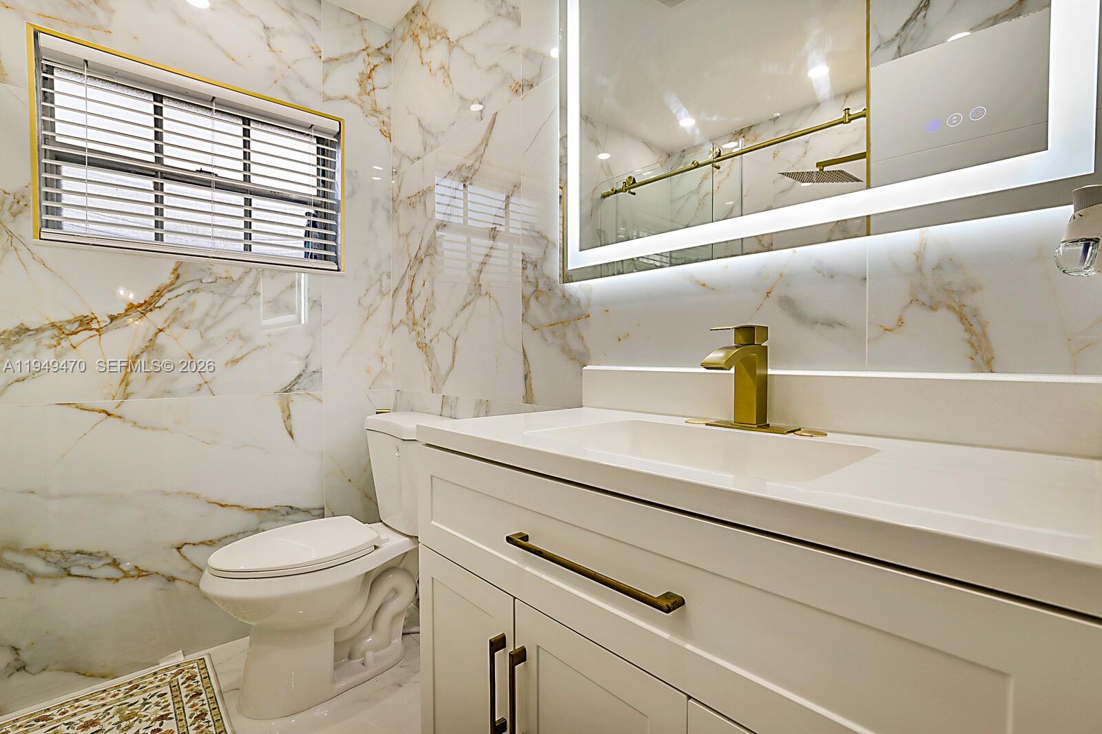 2210 NW 91st Ter Pembroke Pines, FL 33024