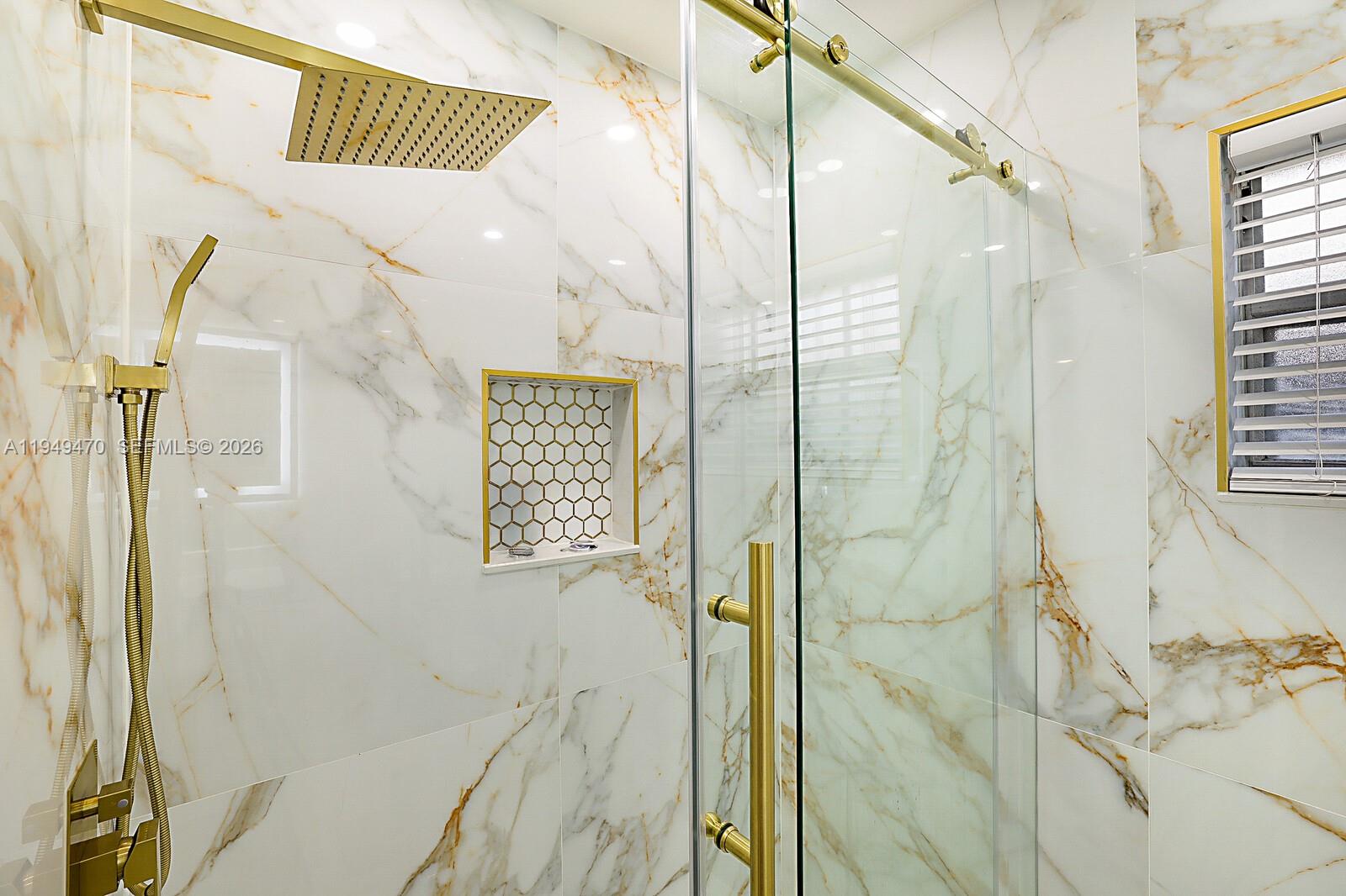 2210 NW 91st Ter Pembroke Pines, FL 33024