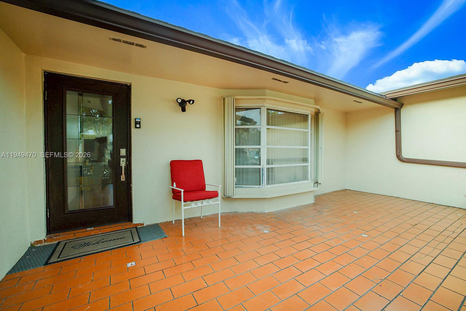 2210 NW 91st Ter Pembroke Pines, FL 33024