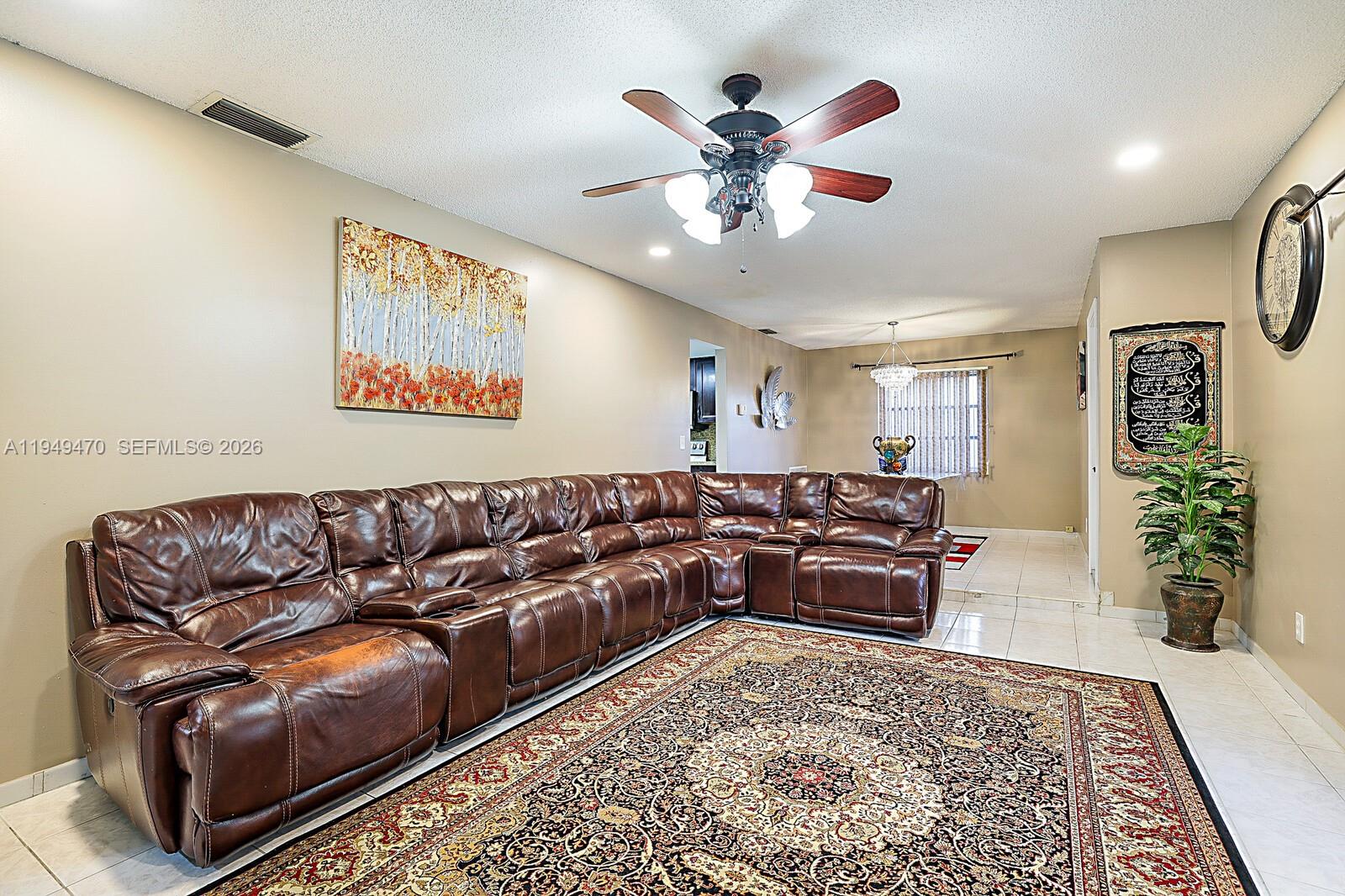 2210 NW 91st Ter Pembroke Pines, FL 33024