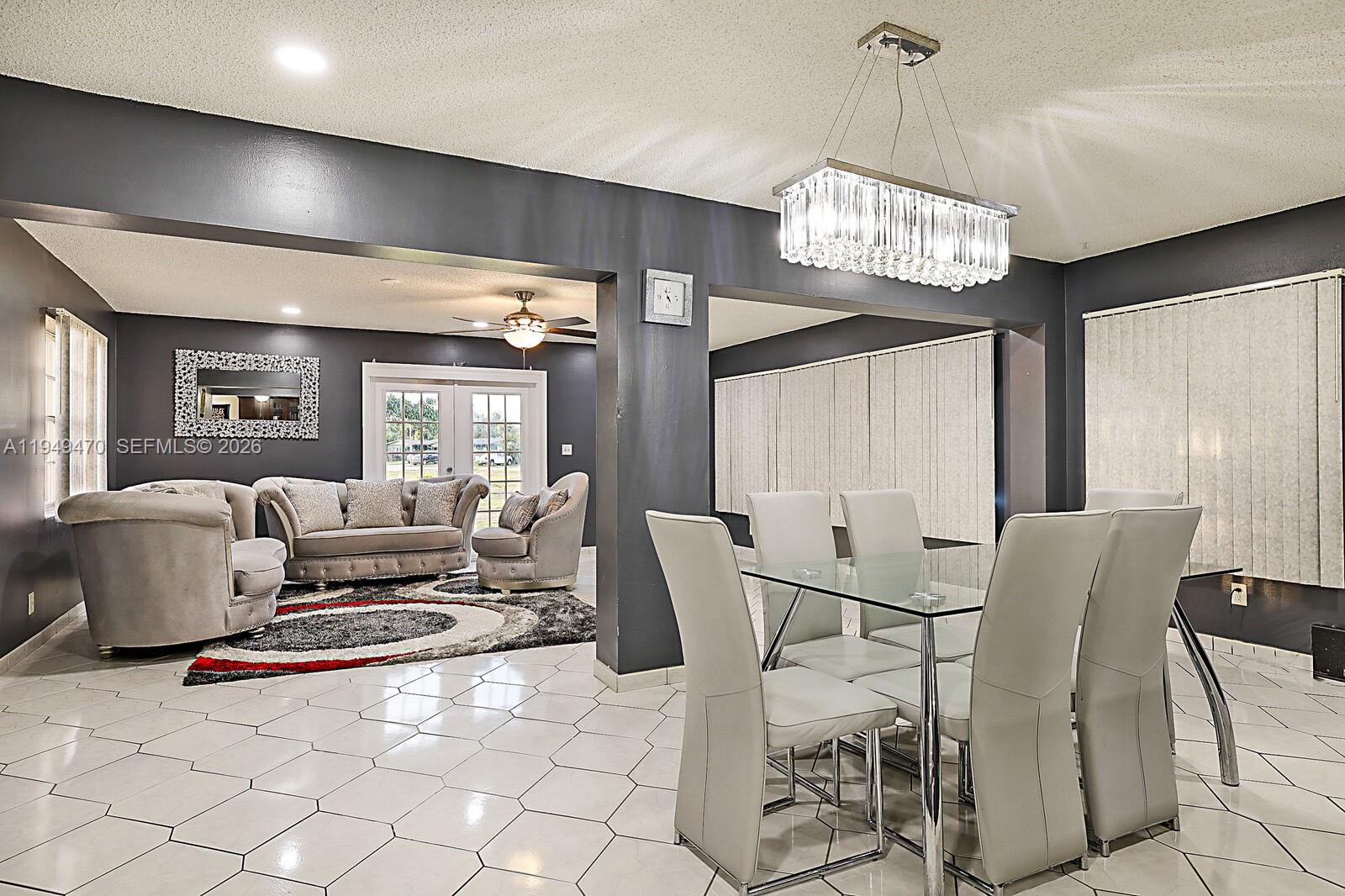 2210 NW 91st Ter Pembroke Pines, FL 33024