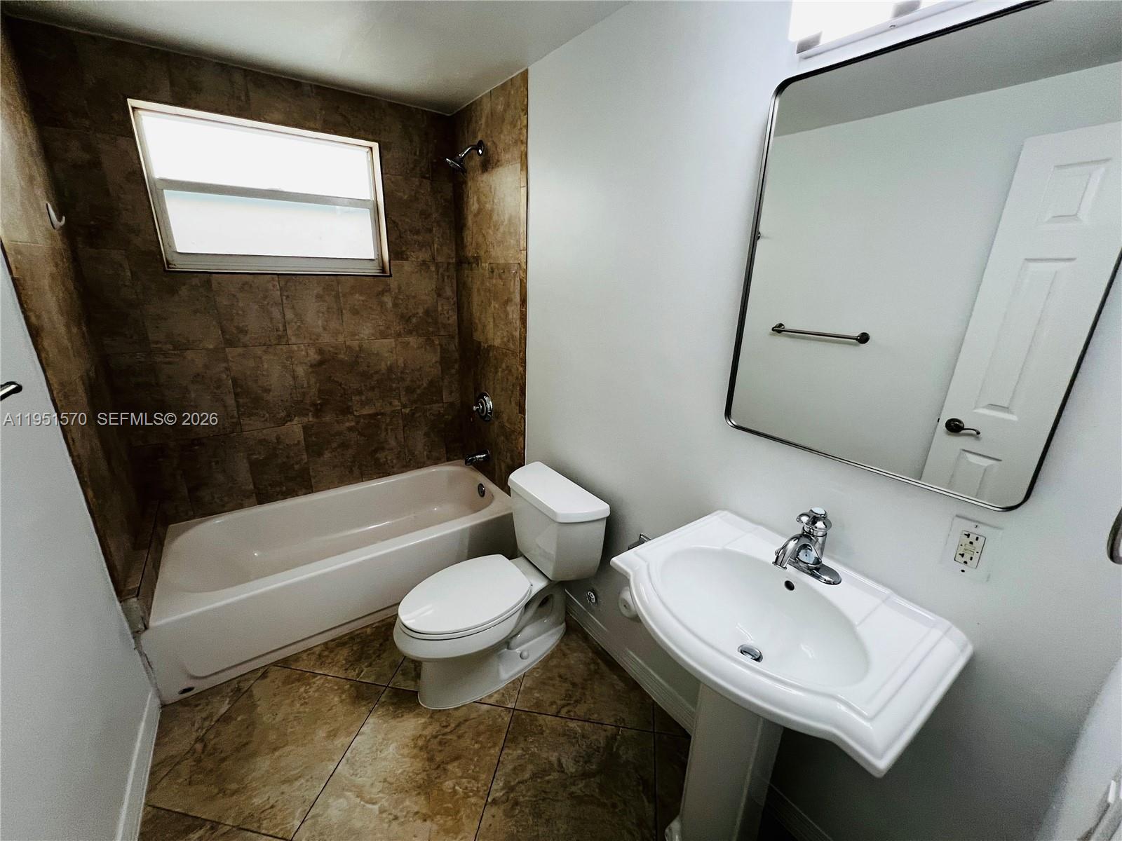 946 Bay Dr #2 Miami Beach, FL 33141