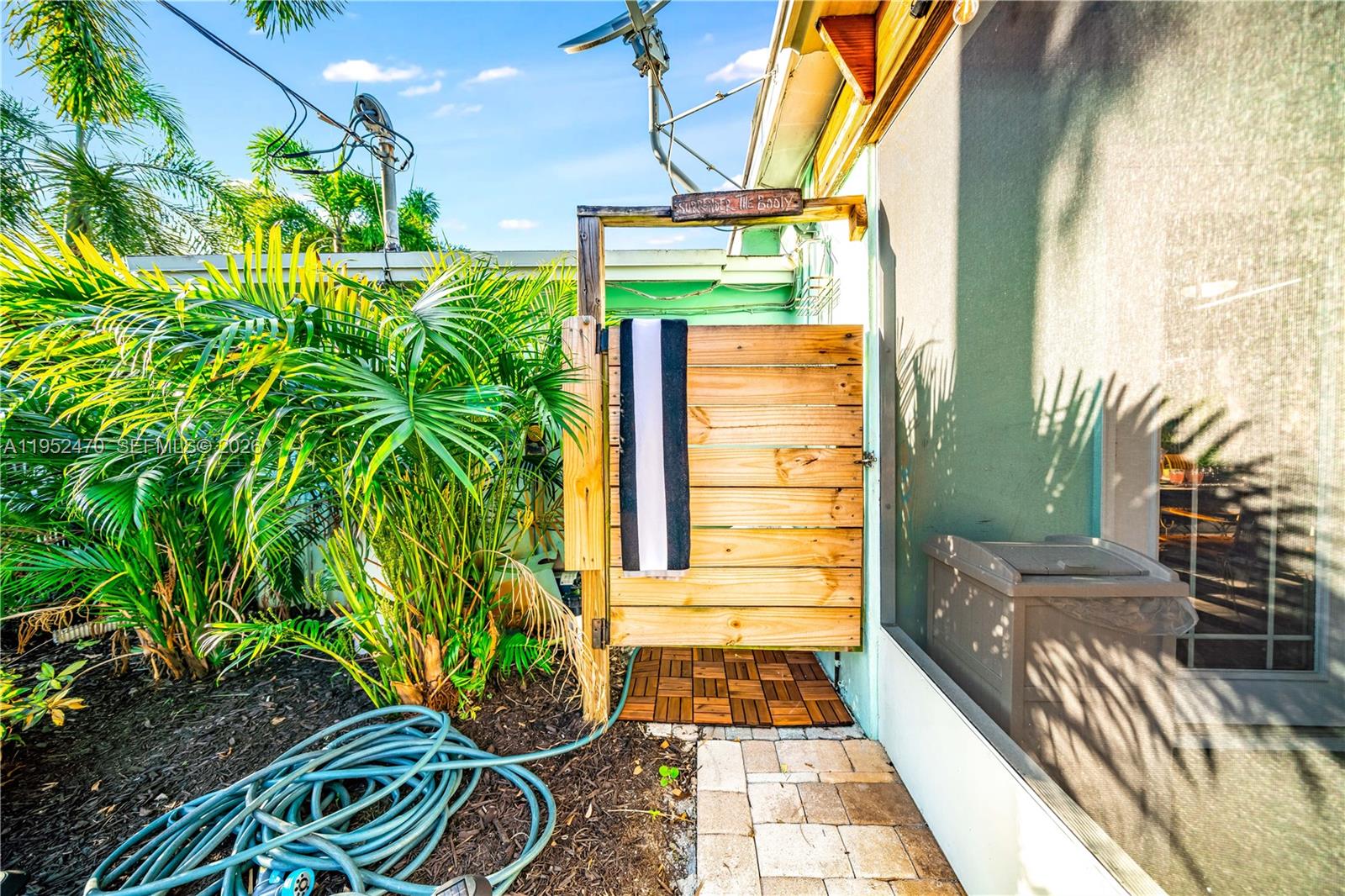 1230 NE 23rd Ct Pompano Beach, FL 33064