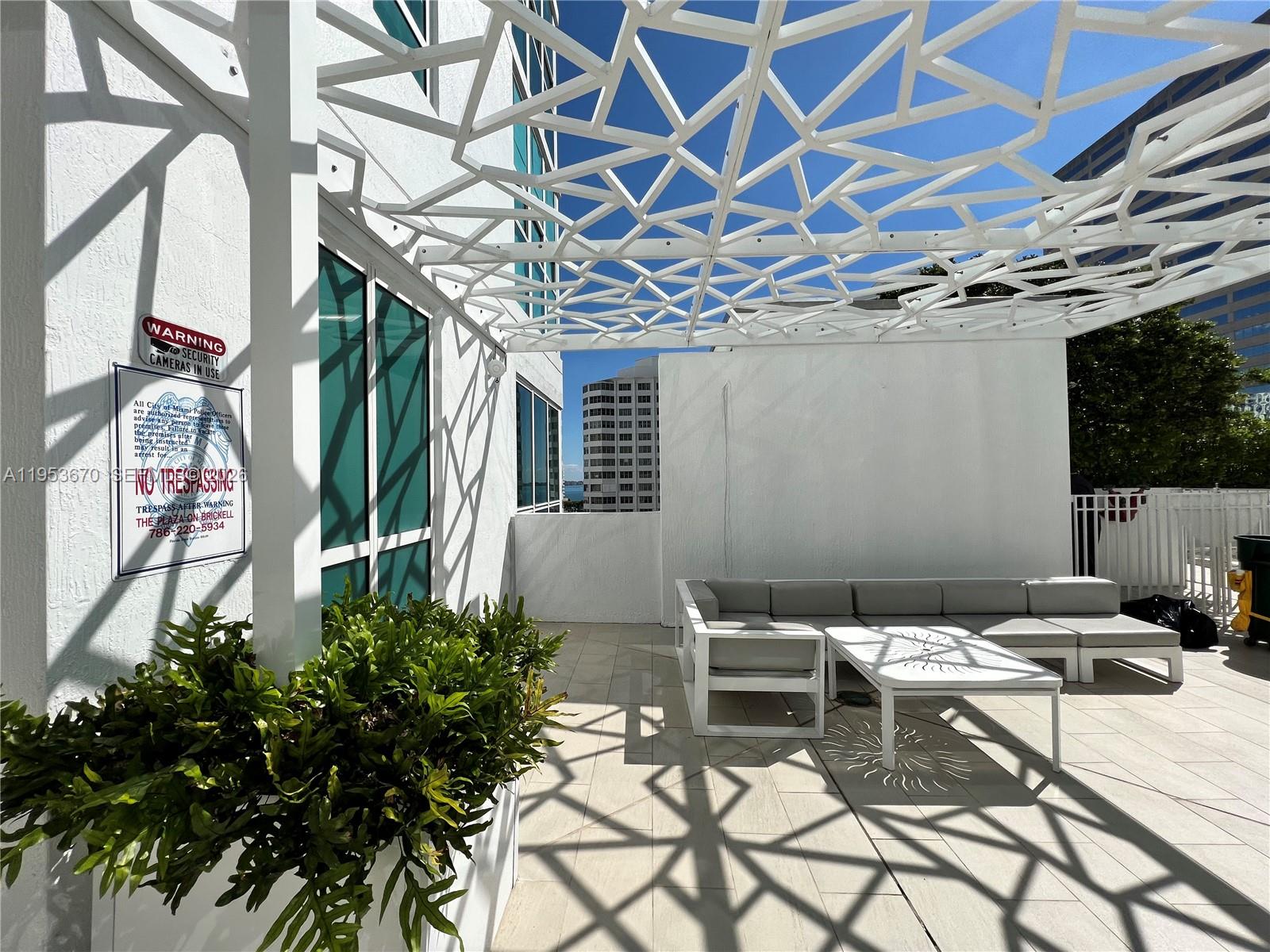 image The Plaza on Brickell West21