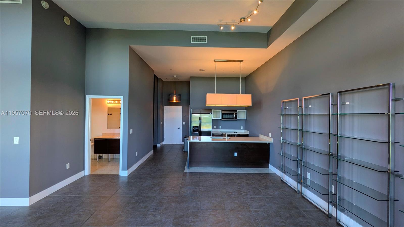 1900 N Bayshore Dr #505