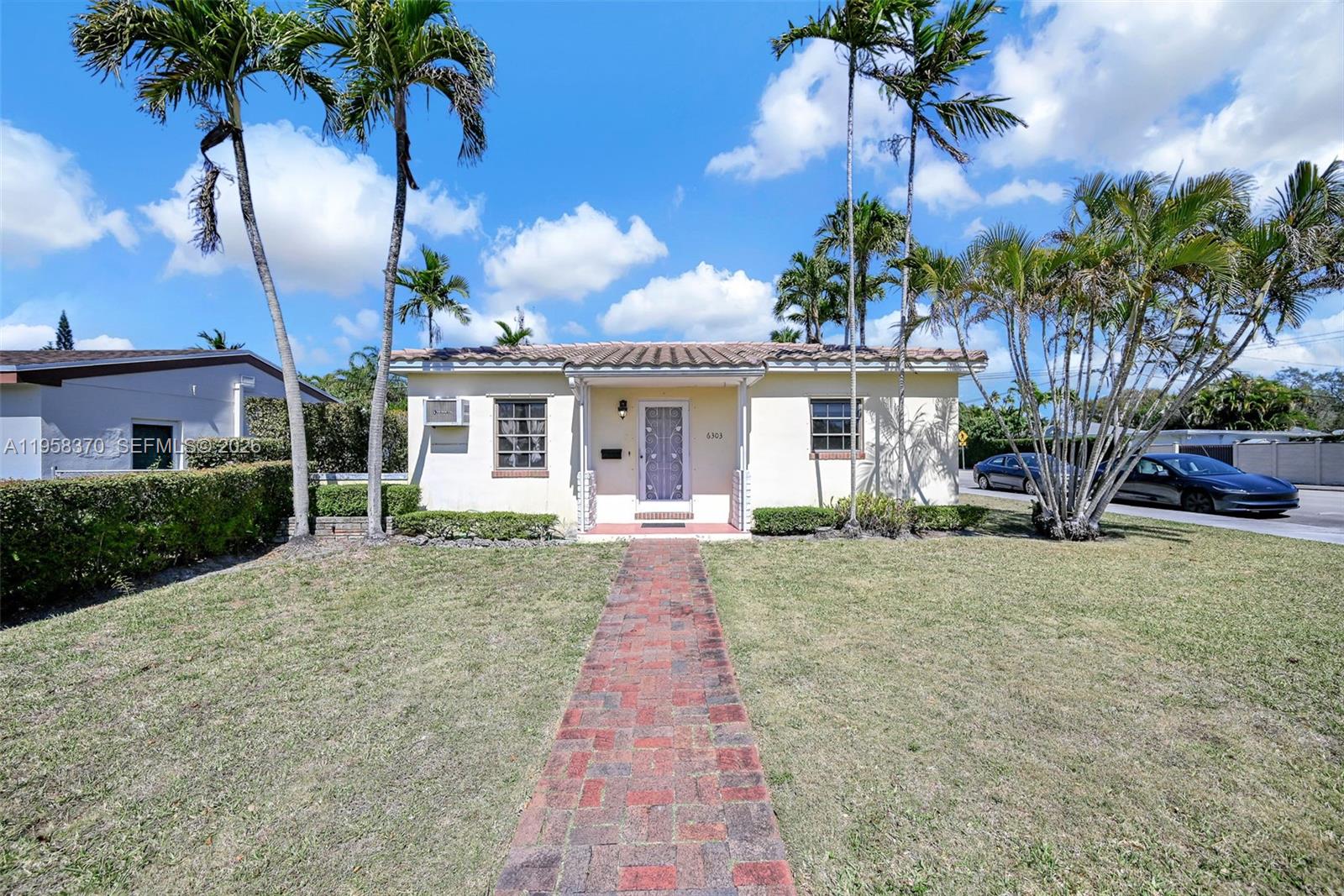 6303 SW 43rd St South Miami, FL 33155