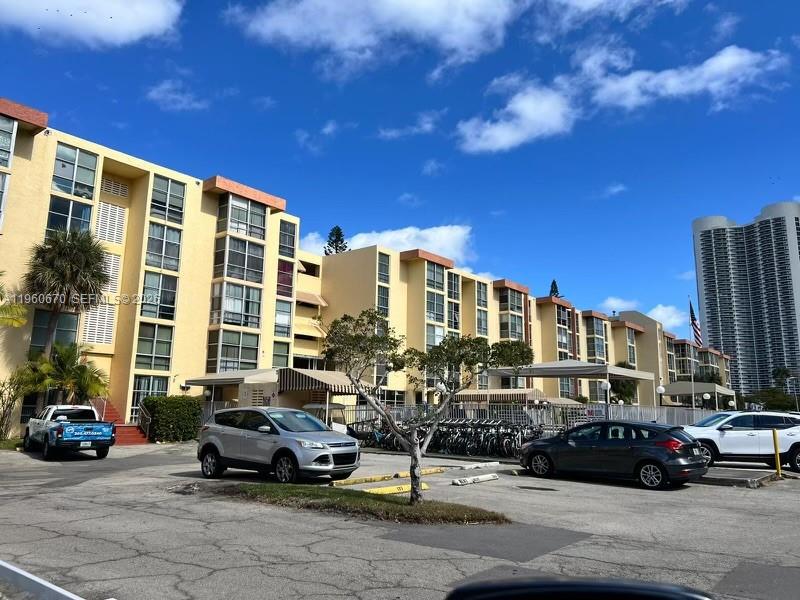 200 172nd St #416 Sunny Isles Beach, FL 33160