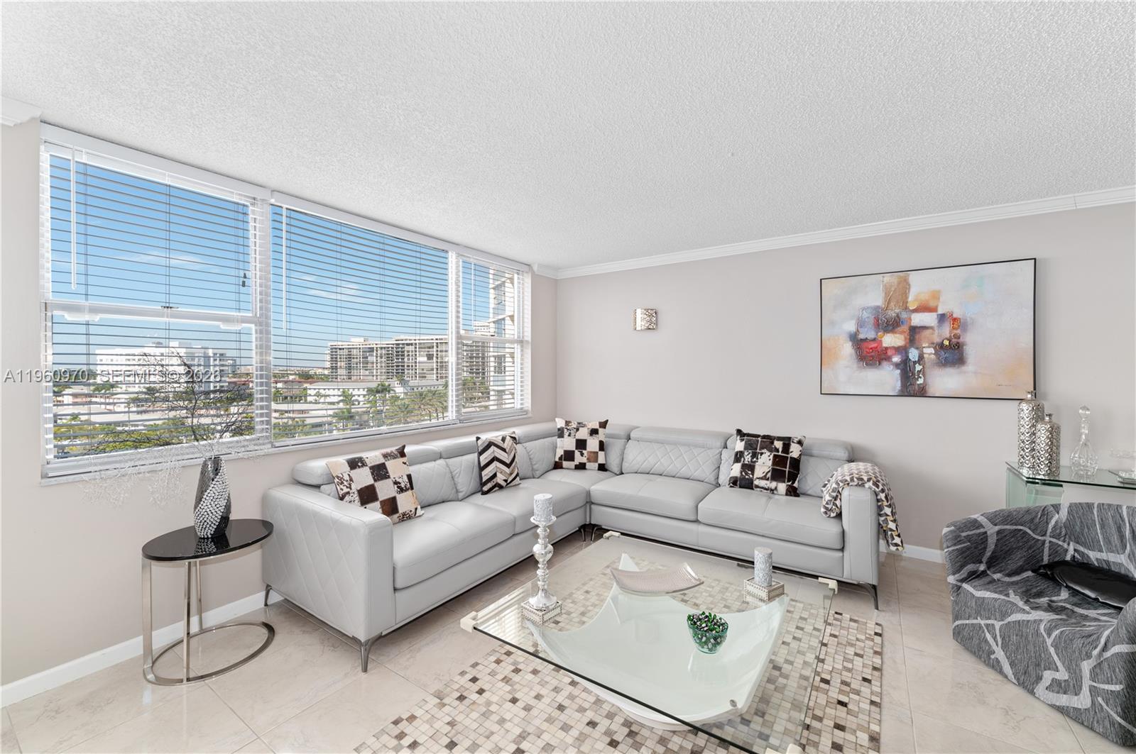 3180 S Ocean Dr #618 Hallandale Beach, FL 33009