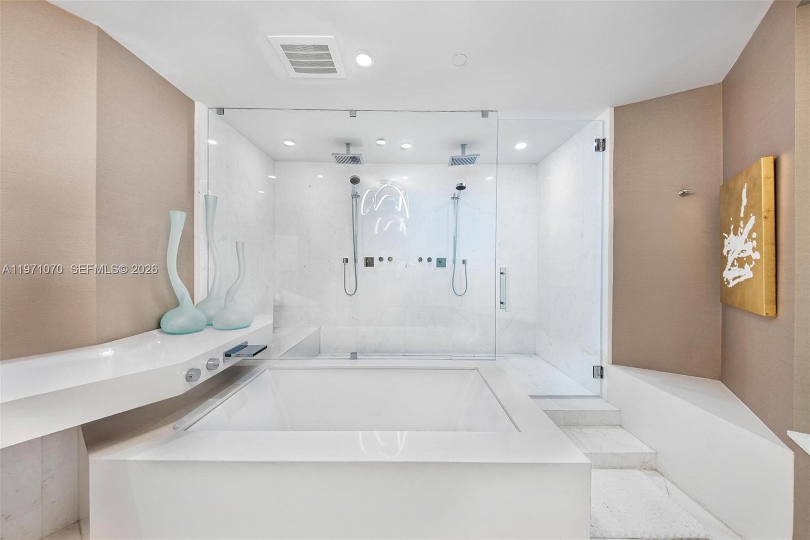 image Porsche Design Tower17