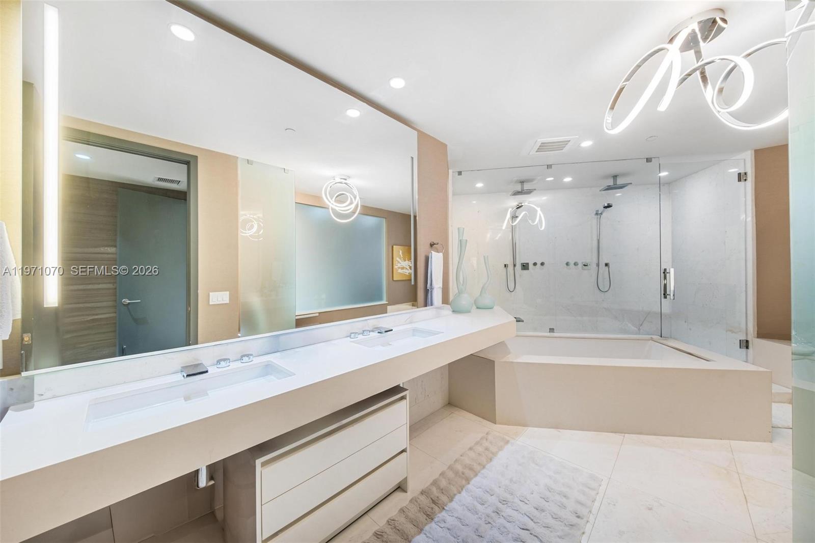 image Porsche Design Tower18