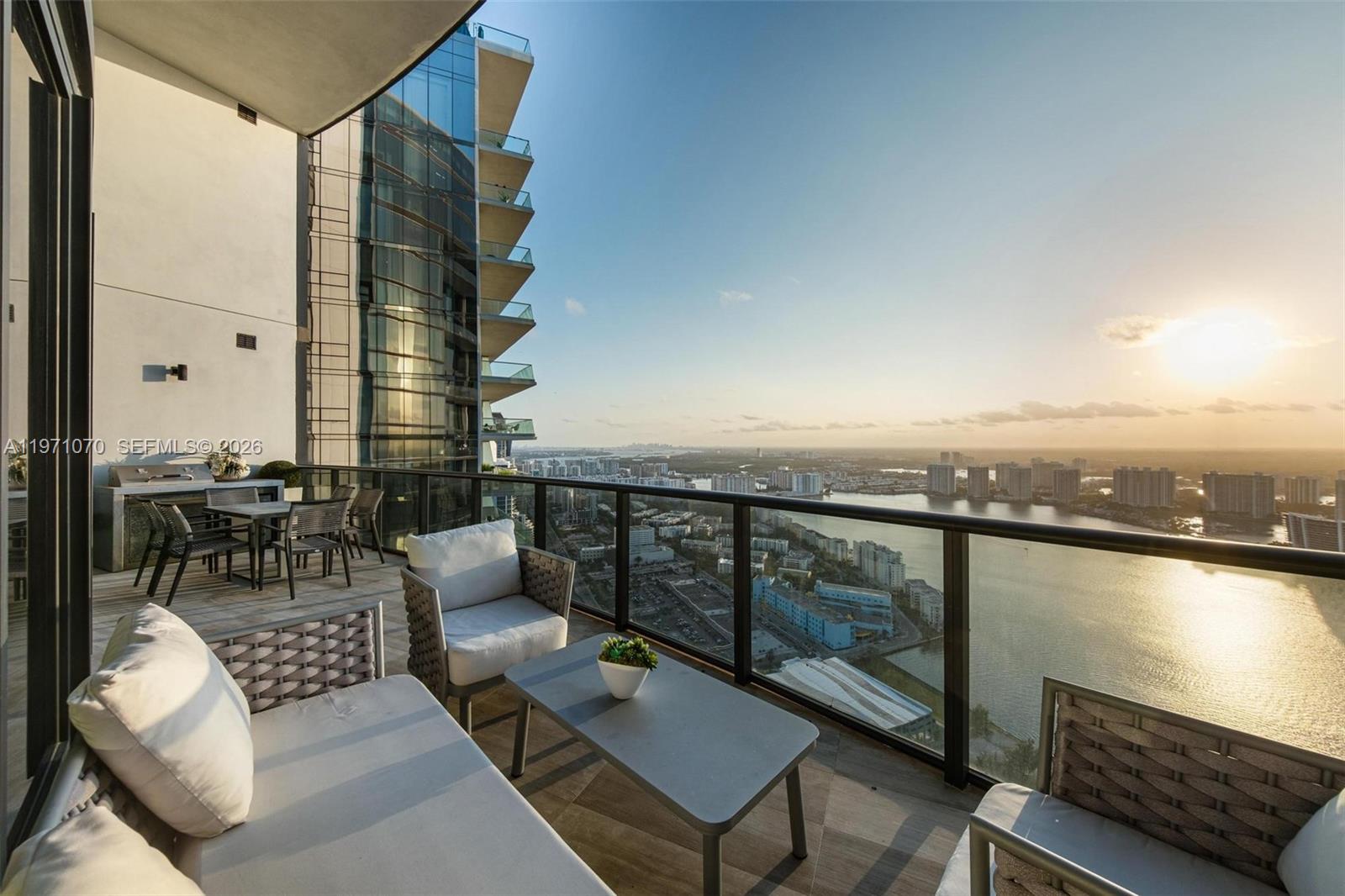 image Porsche Design Tower20