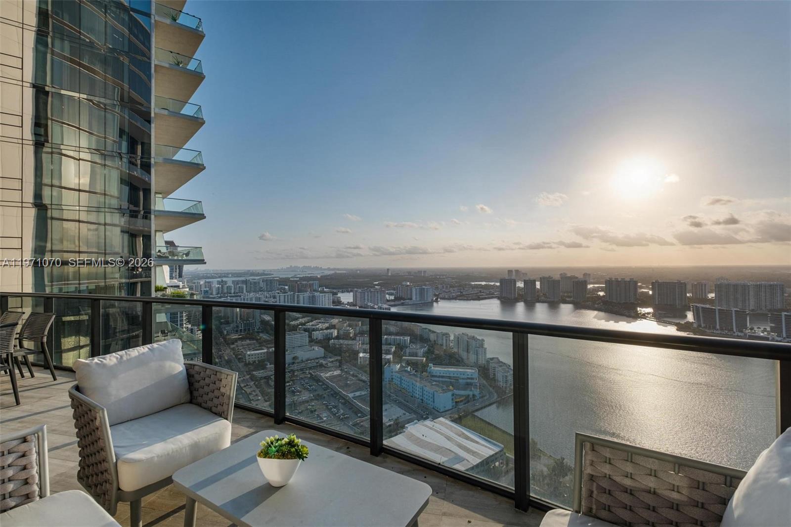 image Porsche Design Tower22