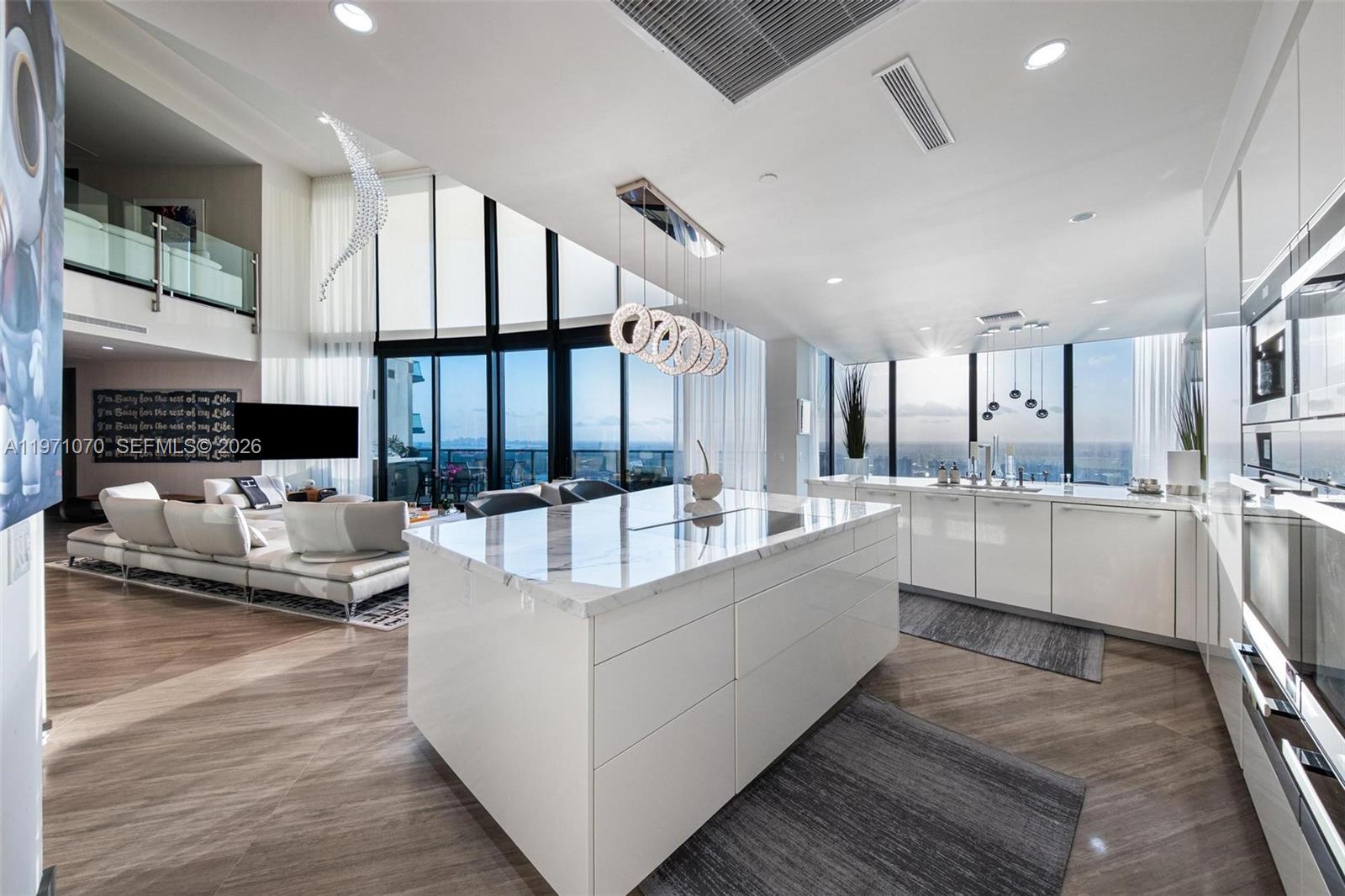 image Porsche Design Tower3