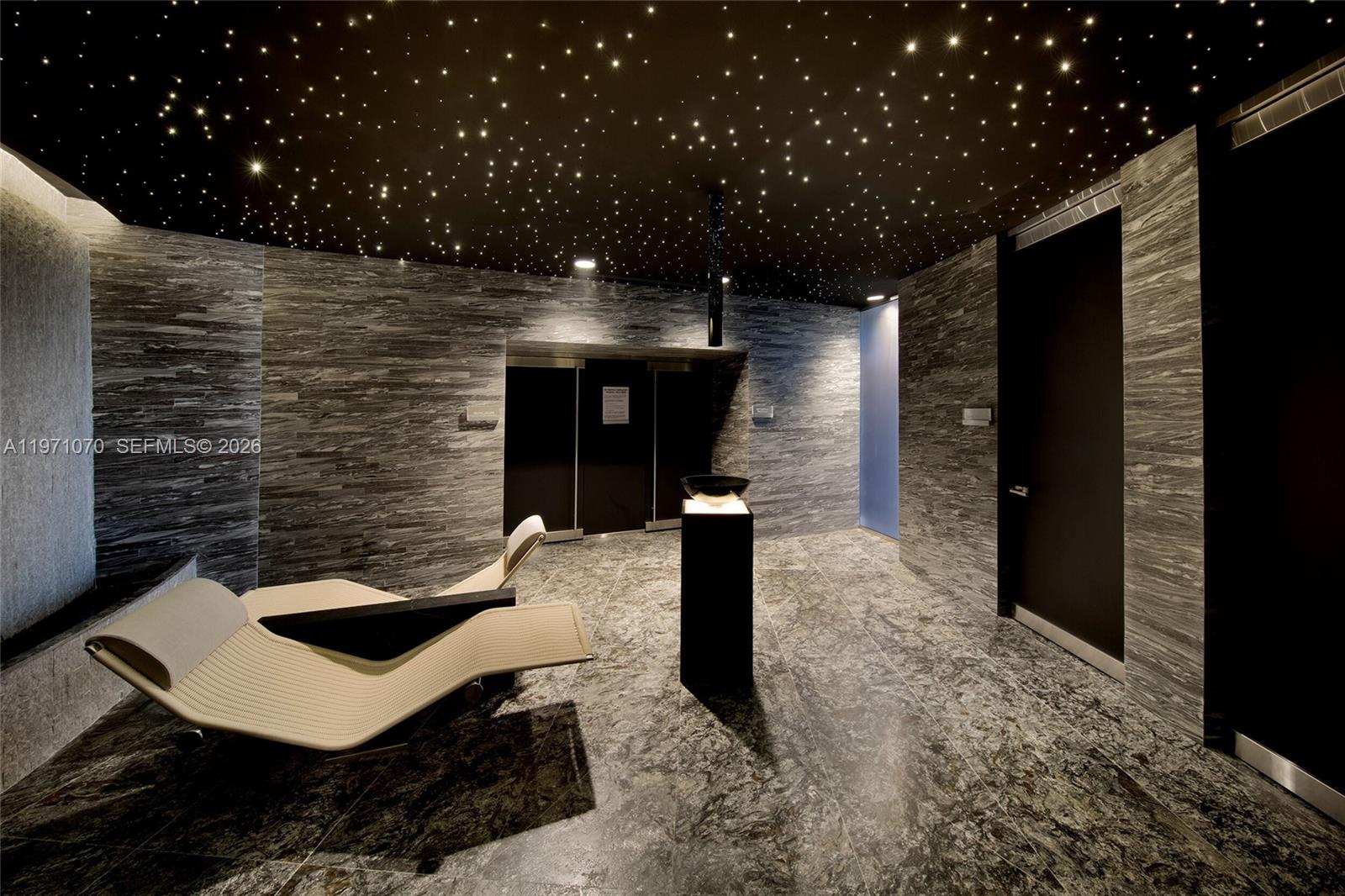 image Porsche Design Tower44