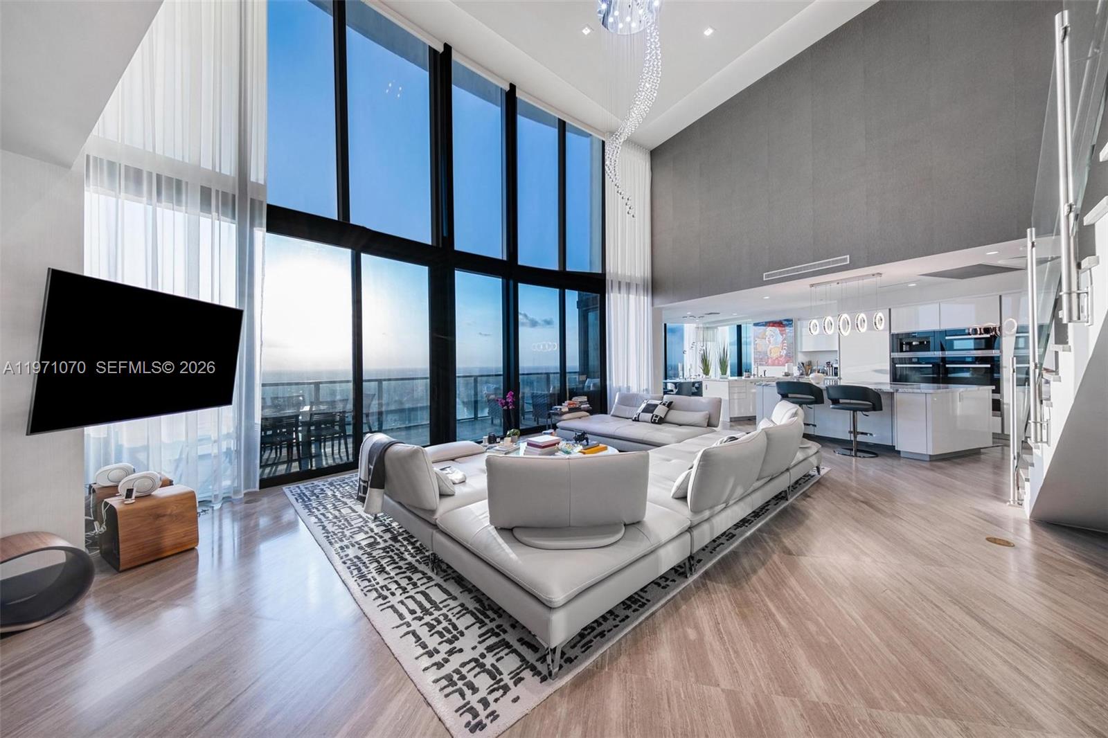 image Porsche Design Tower6