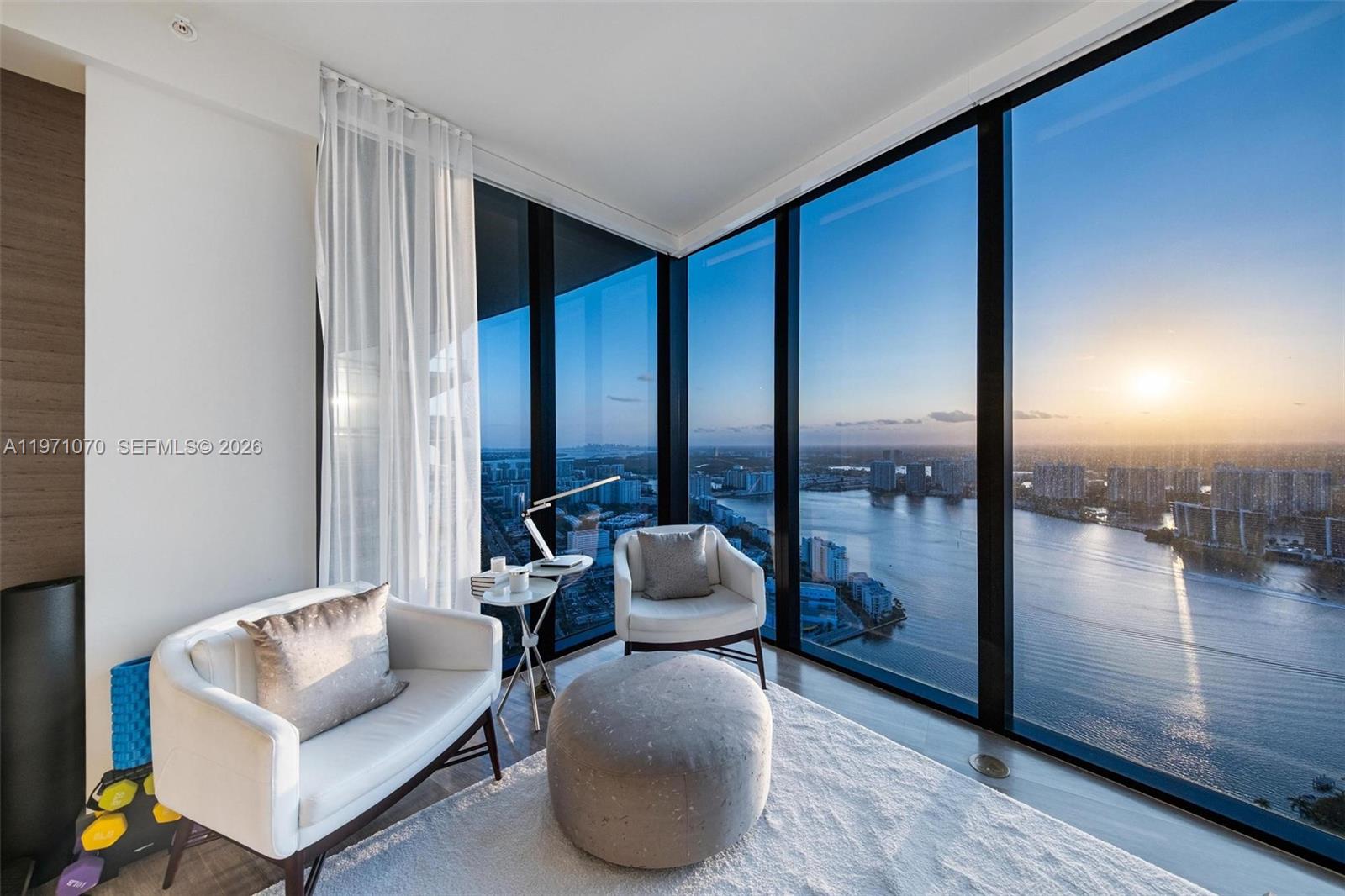 image Porsche Design Tower7