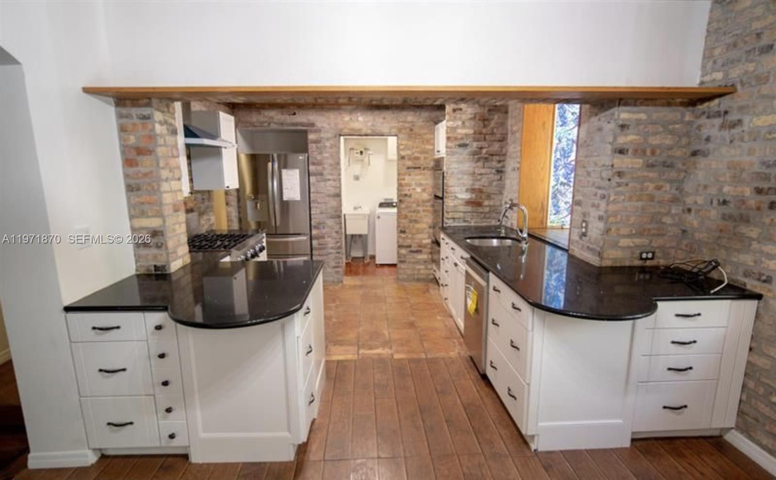 3050 Alton Rd Miami Beach, FL 33140