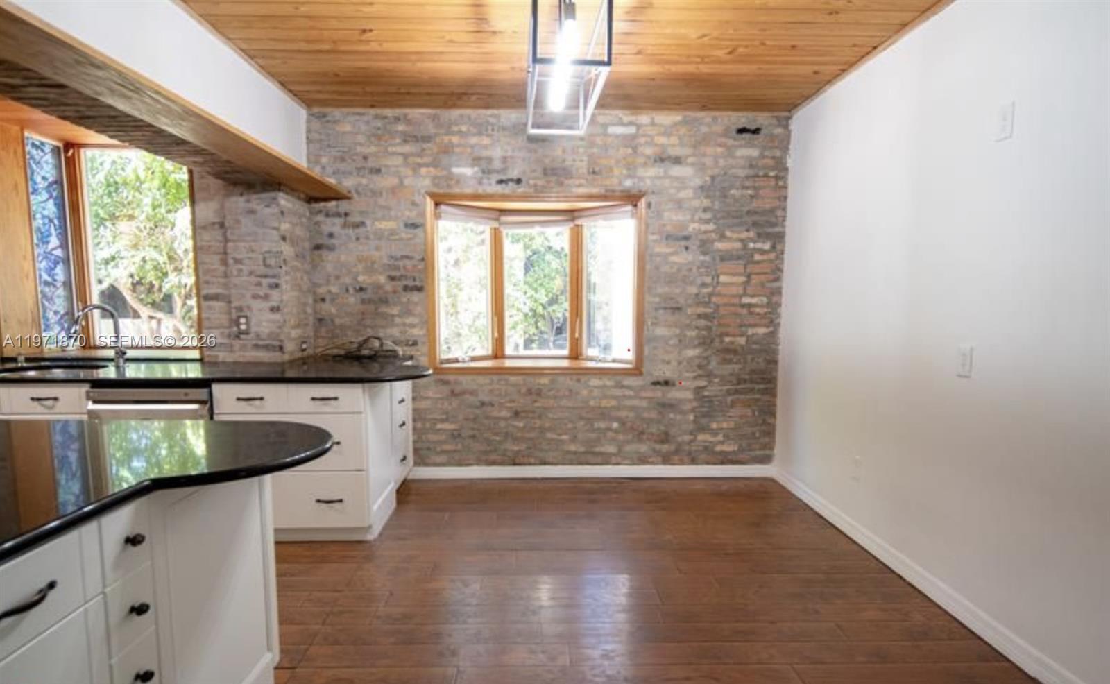 3050 Alton Rd Miami Beach, FL 33140