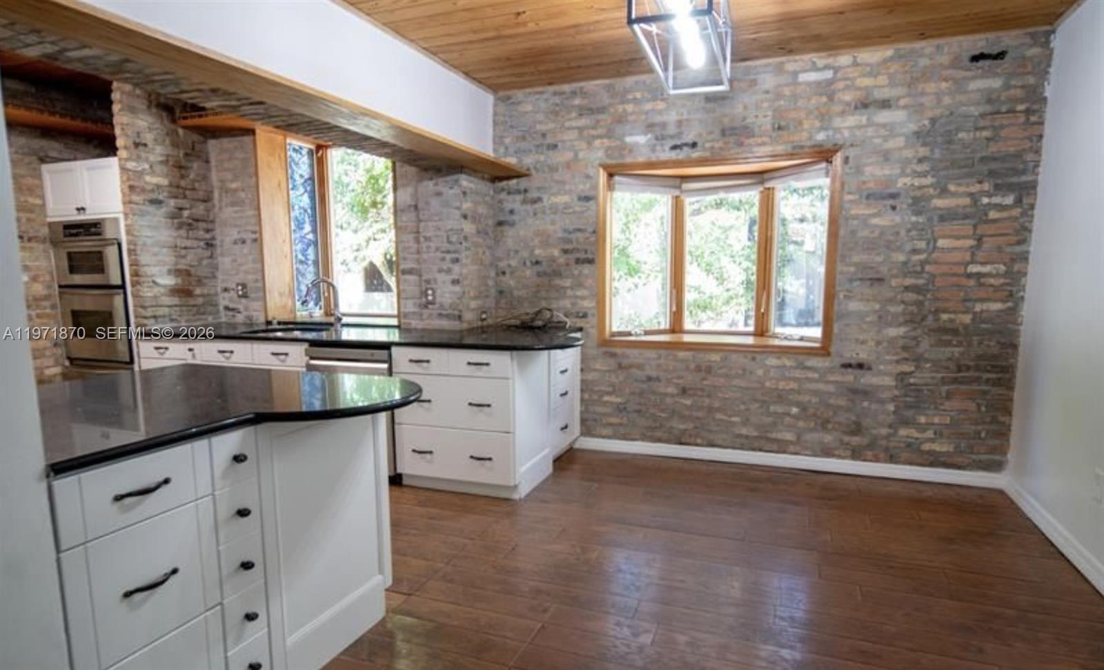 3050 Alton Rd Miami Beach, FL 33140